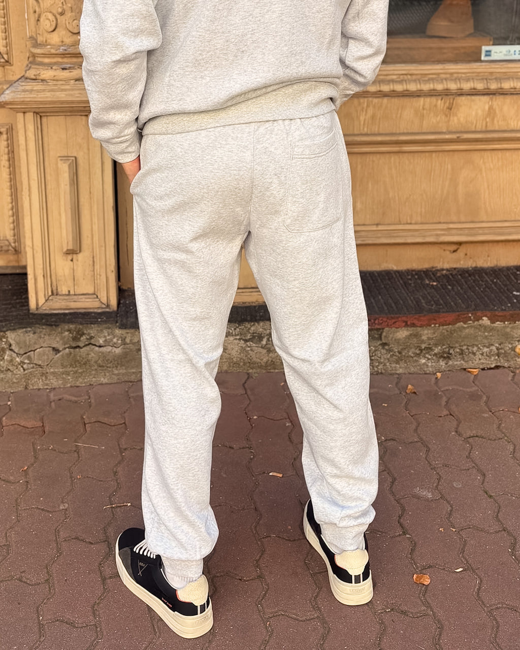PÁNSKÉ JOGGER KALHOTY REPLAY S EMBOSOVANÝM LOGEM