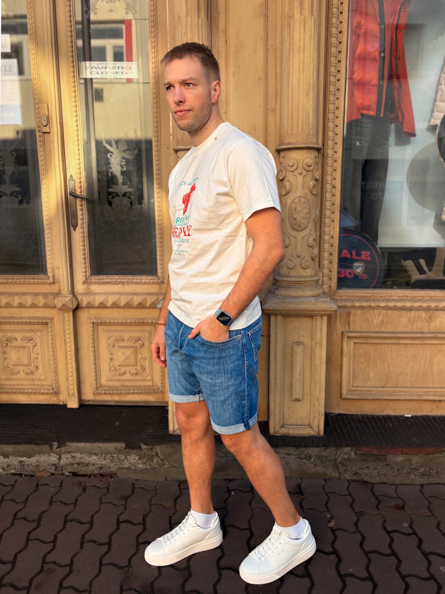 REPLAY PÁNSKÉ DŽÍNOVÉ KRAŤASY RBJ.981  SE S ZÚŽENÝM STŘIHEM