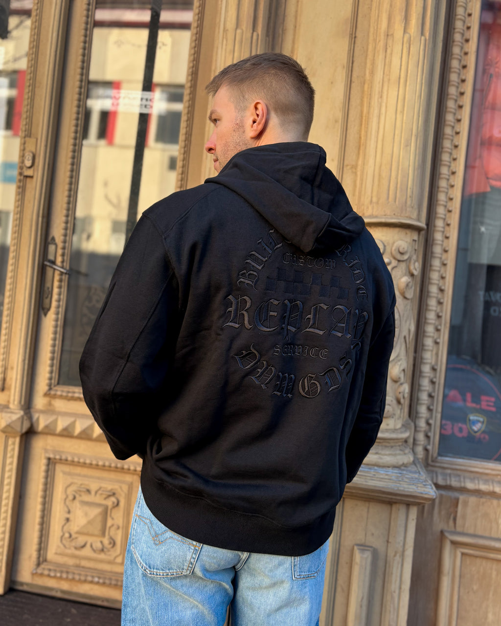 PÁNSKÁ MIKINA REPLAY S POTISKEM NA ZÁDECH