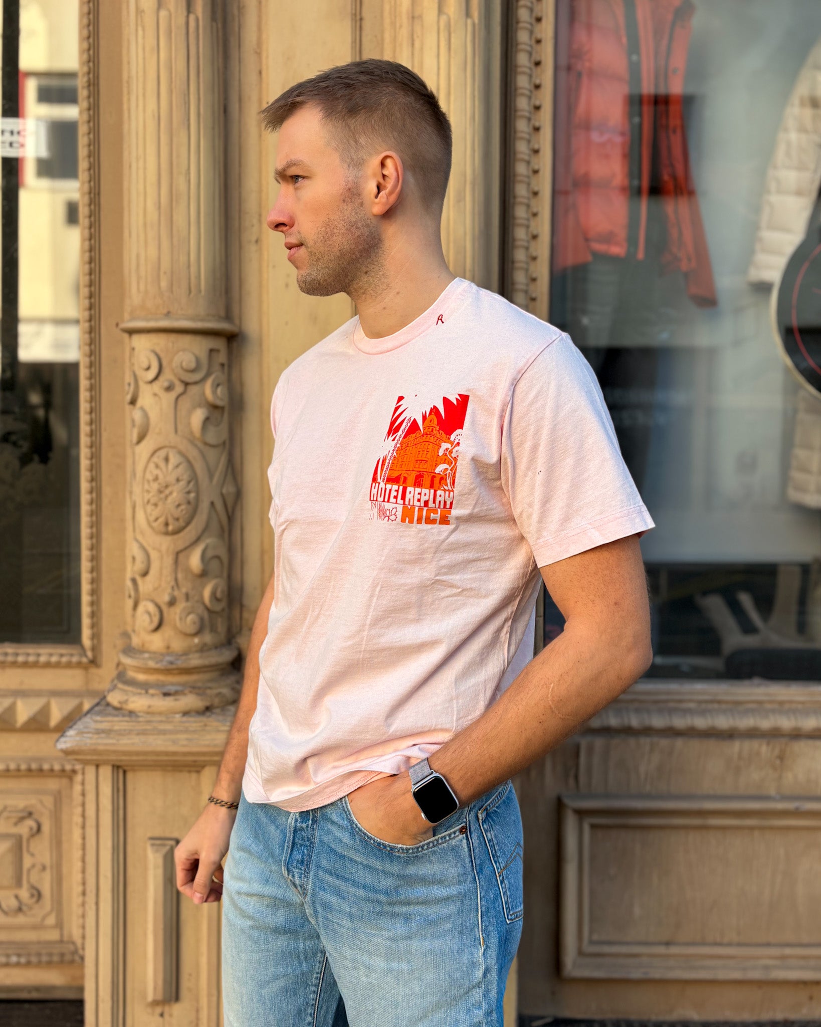 PÁNSKÉ TRIČKO REPLAY S POTISKEM "HOTEL NICE” 
