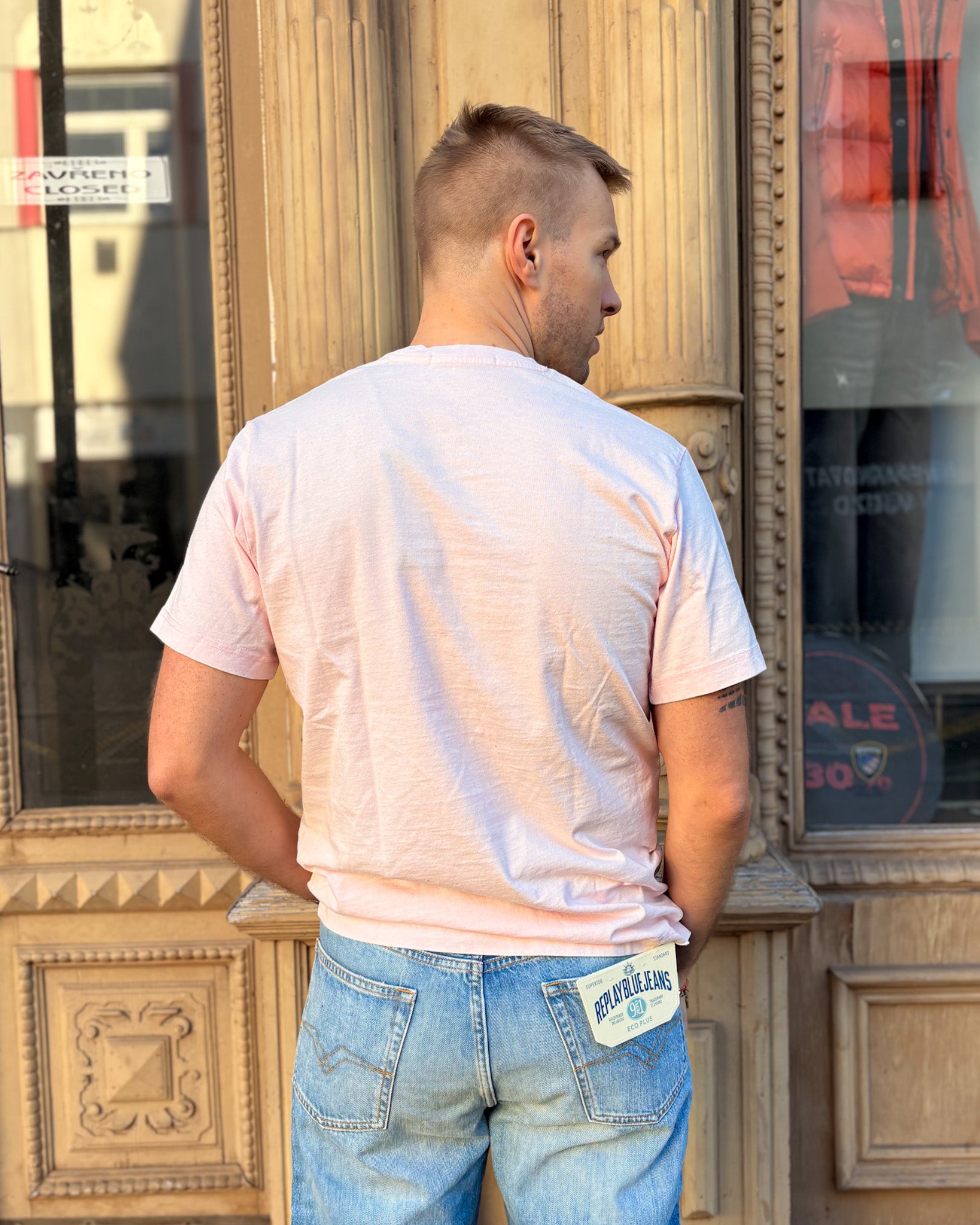 PÁNSKÉ TRIČKO REPLAY S POTISKEM "HOTEL NICE” 