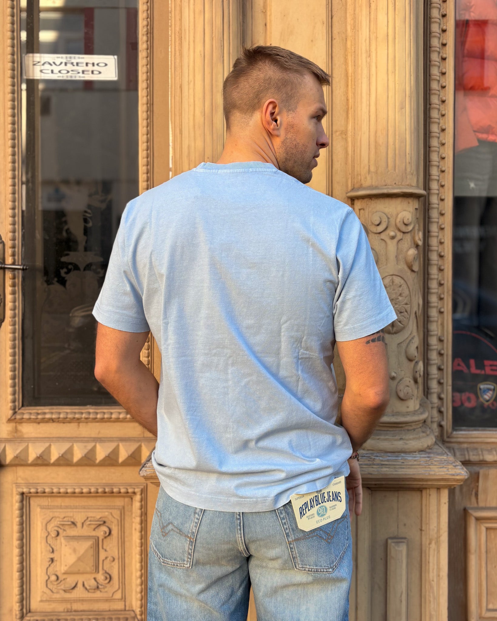 PÁNSKÉ TRIČKO REPLAY S POTISKEM "HOTEL NICE” 