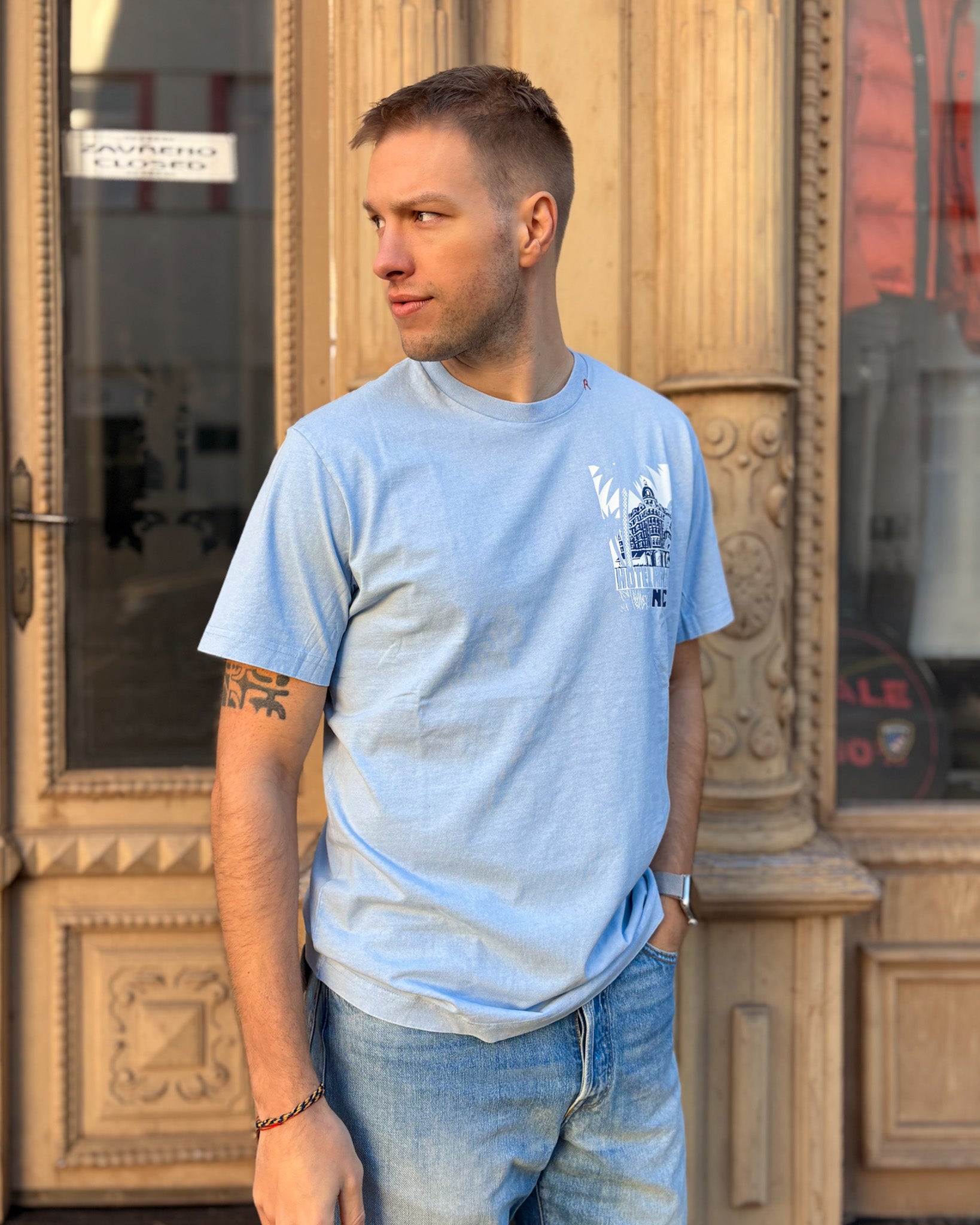 PÁNSKÉ TRIČKO REPLAY S POTISKEM "HOTEL NICE” 