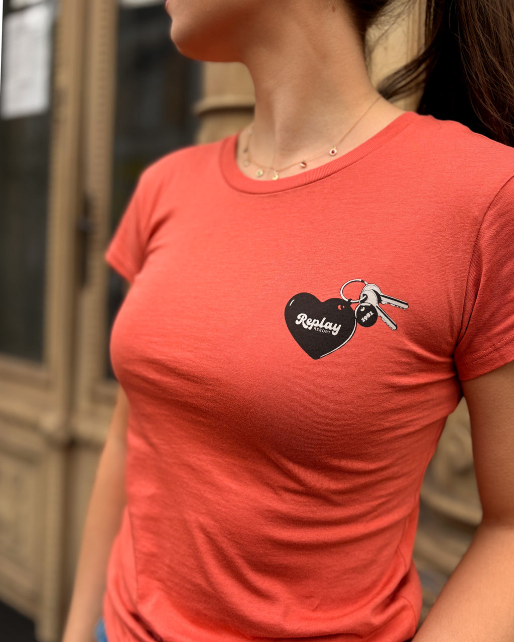 DÁMSKÉ TRIČKO REPLAY S POTISKEM NA HRUDI