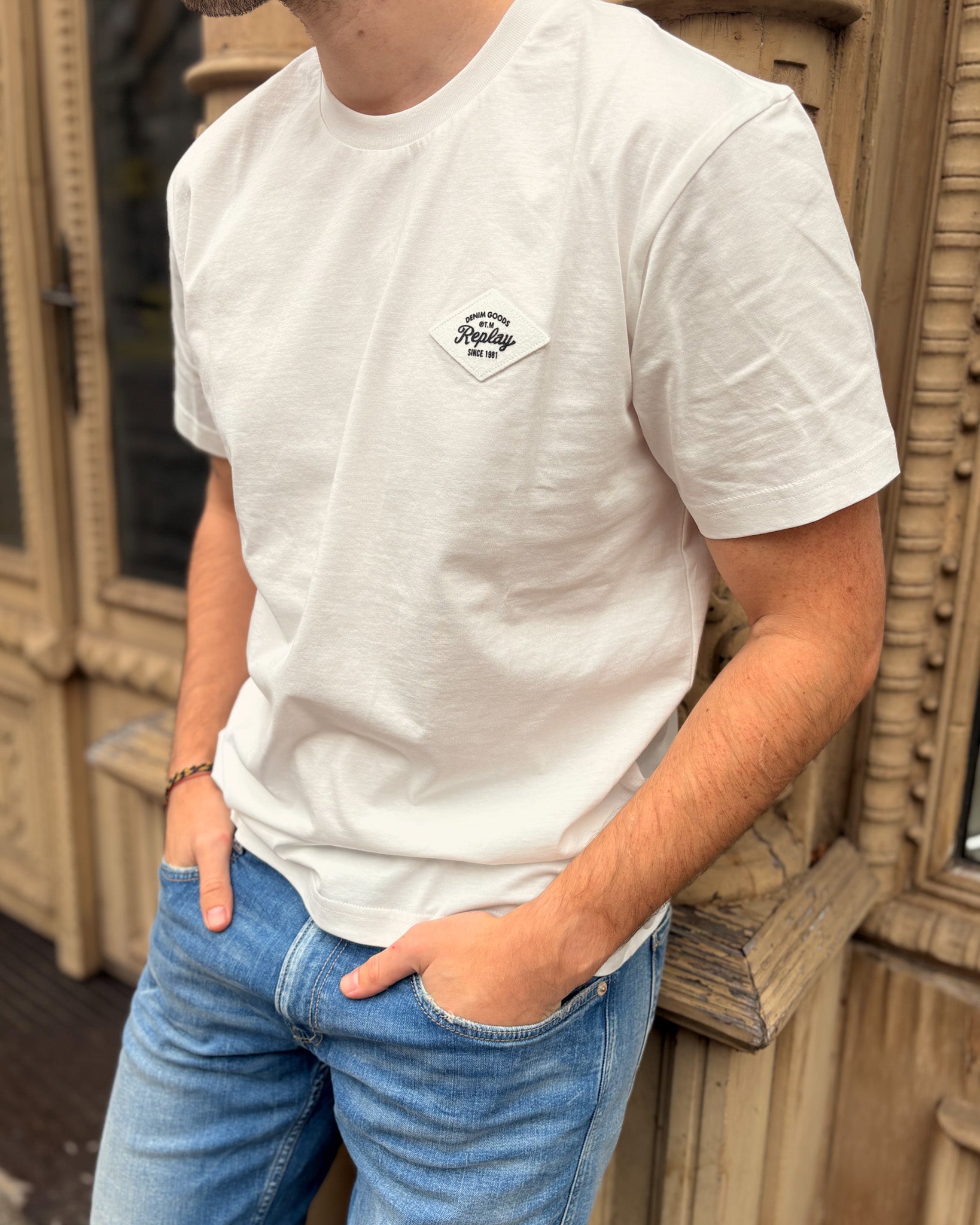 PÁNSKÉ TRIČKO REPLAY S DIAMANTOVÝM LOGEM 