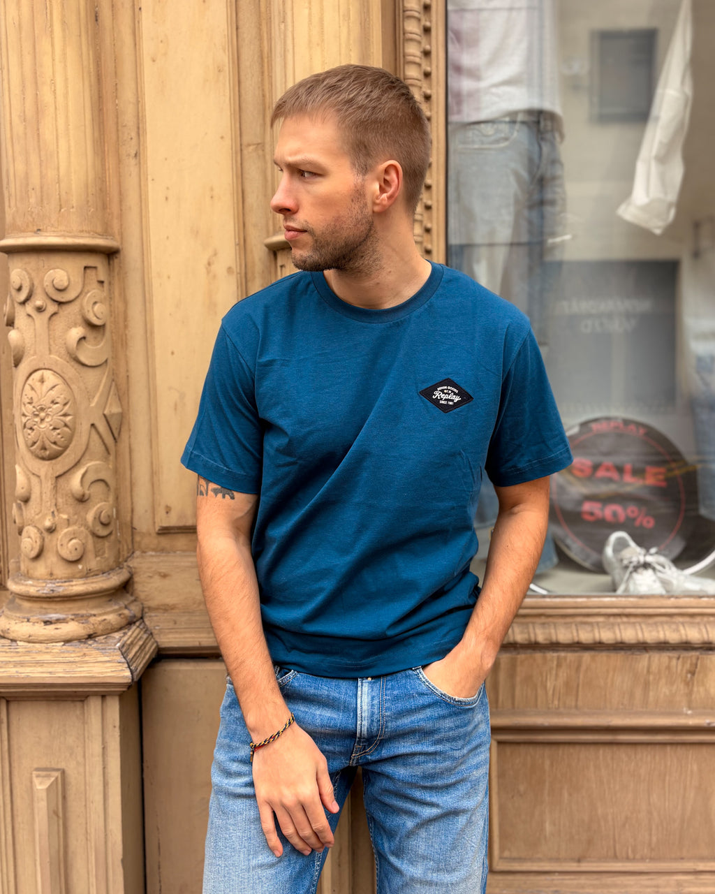 PÁNSKÉ TRIČKO REPLAY S DIAMANTOVÝM LOGEM 