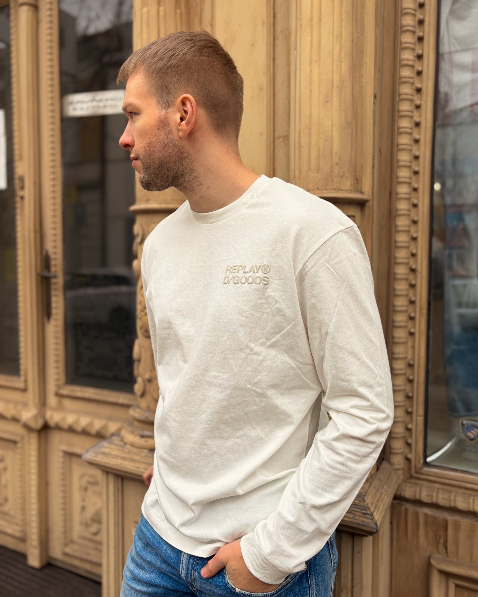 PÁNSKÉ TRIČKO REPLAY S DLOUHÝM RUKÁVEM A RELIÉFNÍM POTISKEM 