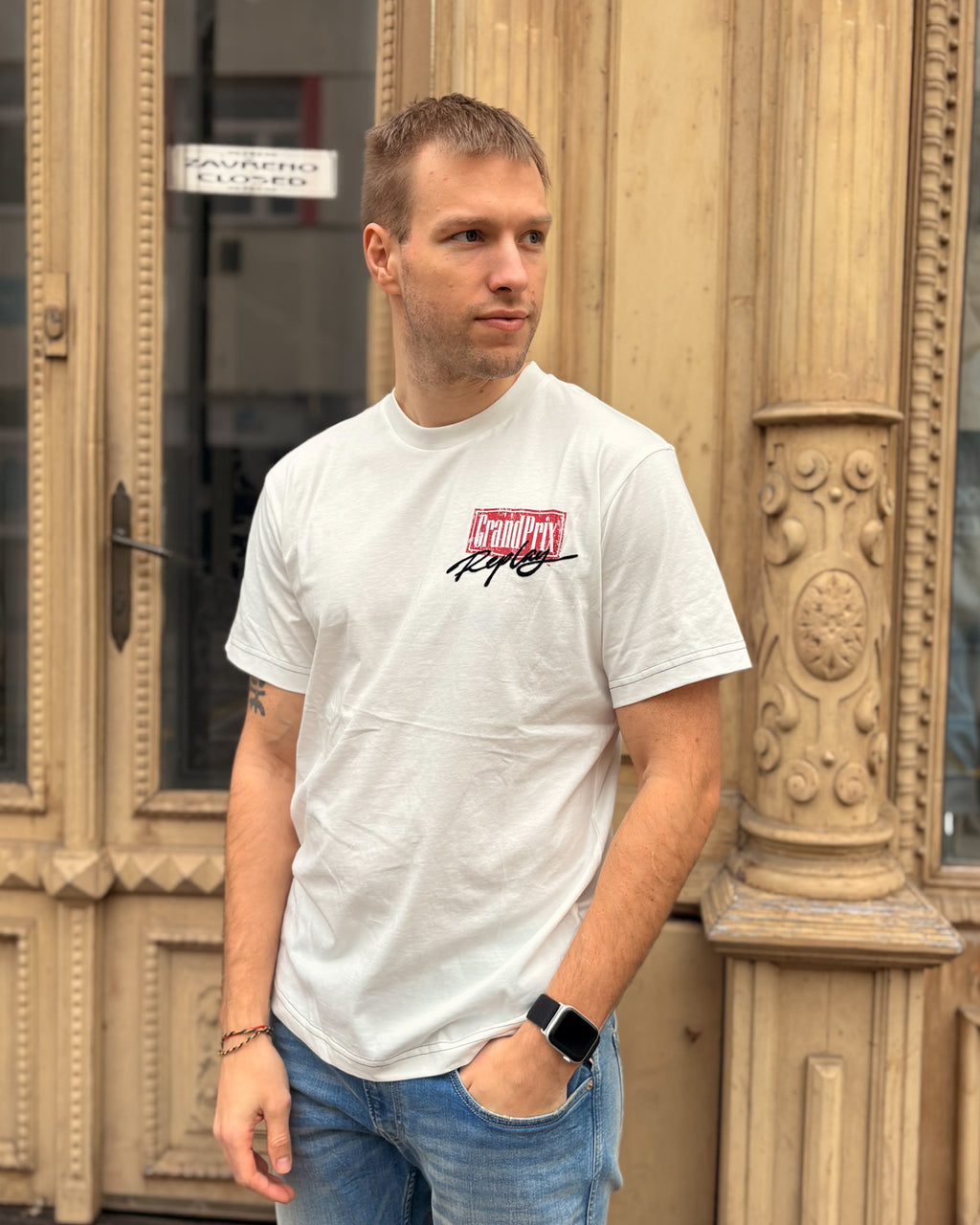 PÁNSKÉ TRIČKO S POTISKEM NA HRUDI