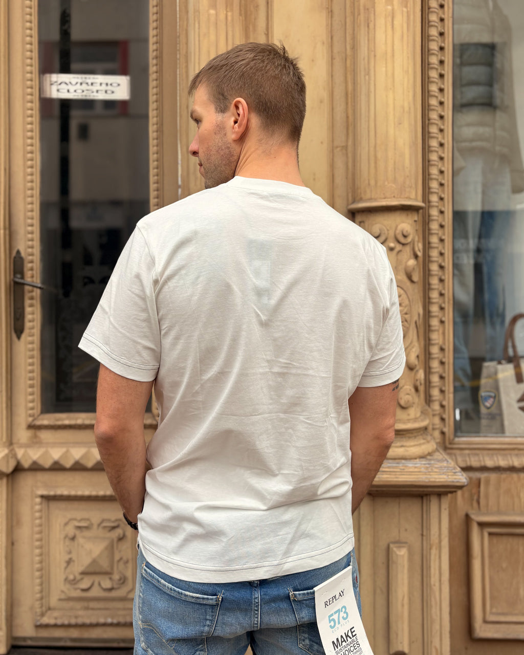 PÁNSKÉ TRIČKO S POTISKEM NA HRUDI