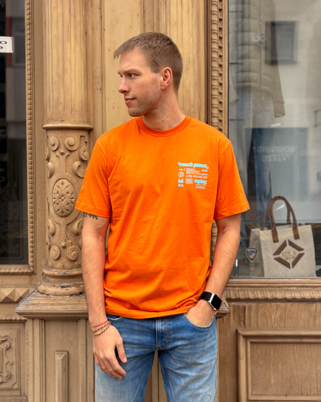 PÁNSKE TRIČKO REPLAY S KONTRASTNÝM POTLAČOU