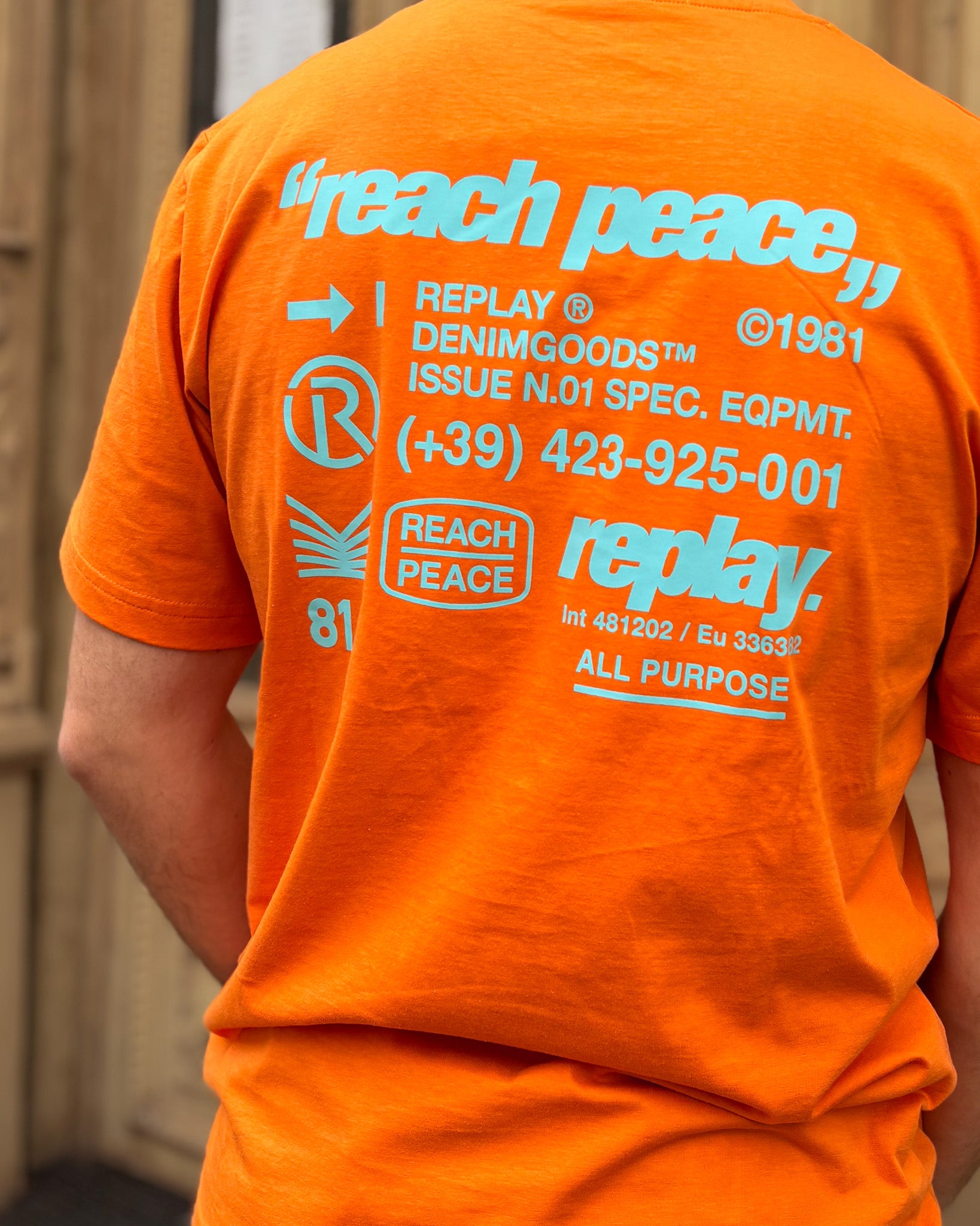 PÁNSKÉ TRIČKO REPLAY S KONTRASTNÍM POTISKEM 