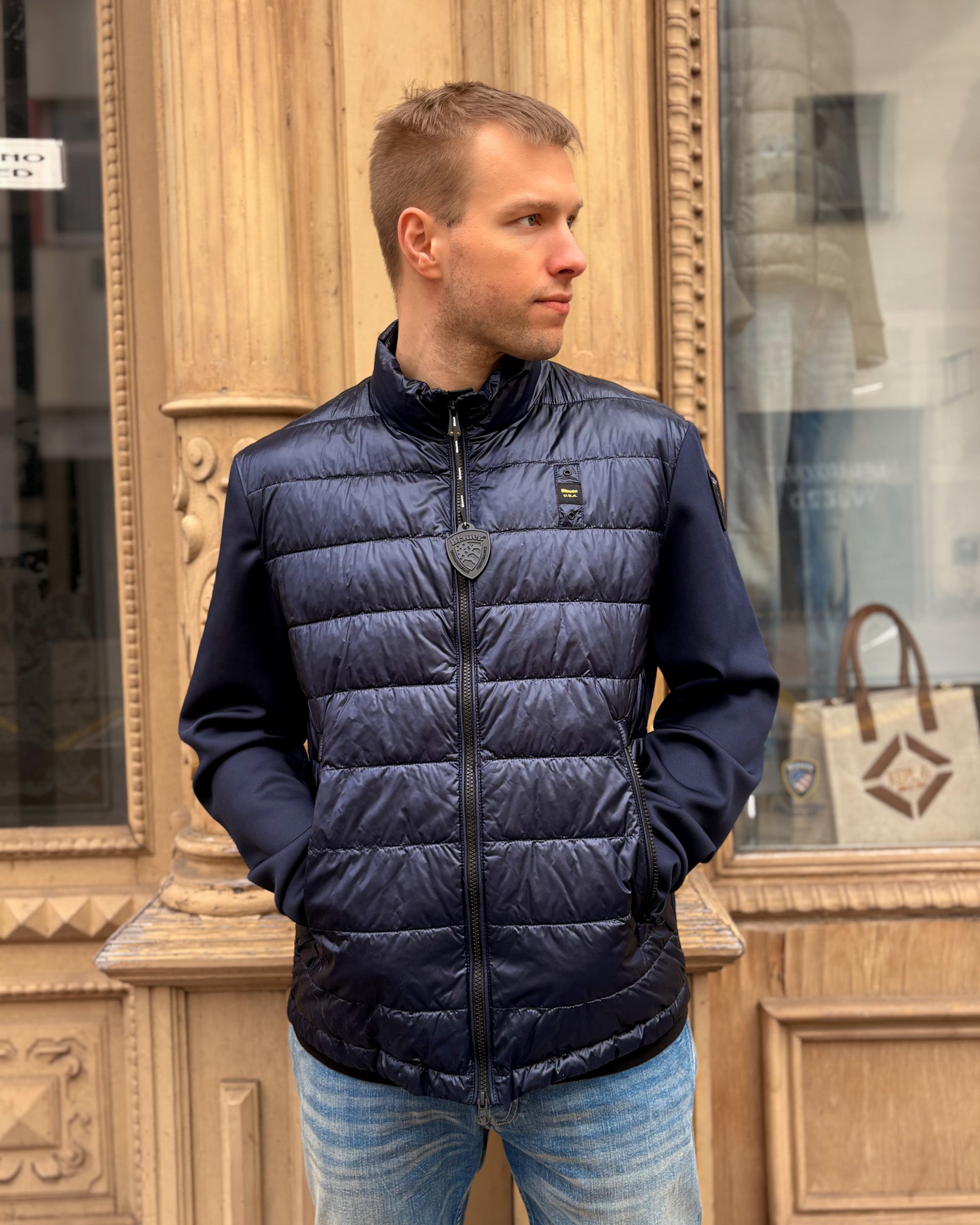 PÁNSKA BLAUER BOMBER BUNDA S HORIZONTÁLNYM ŠITÍM HEBRON 