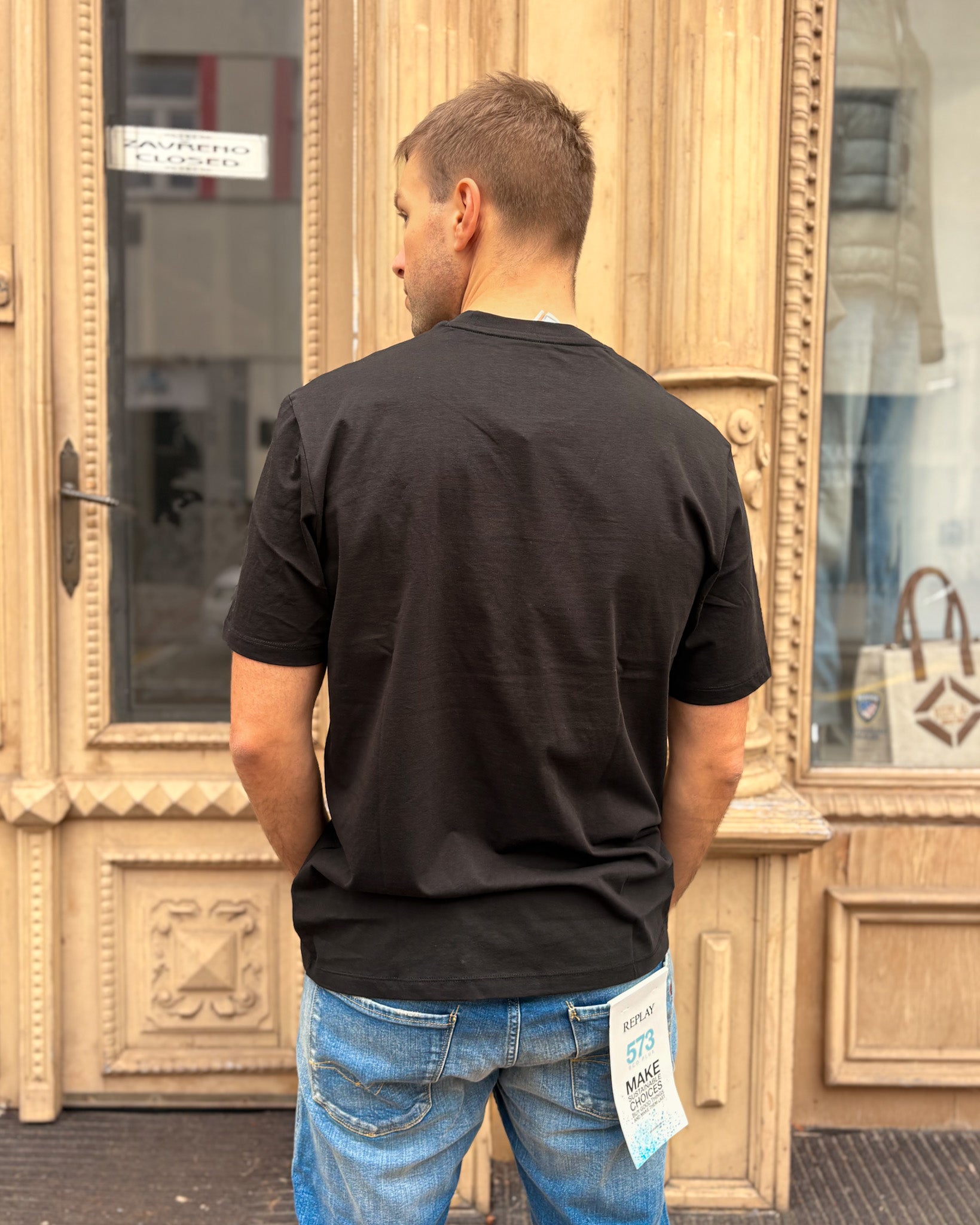 PÁNSKÉ TRIČKO BLAUER S ERBEM NA HRUDI 