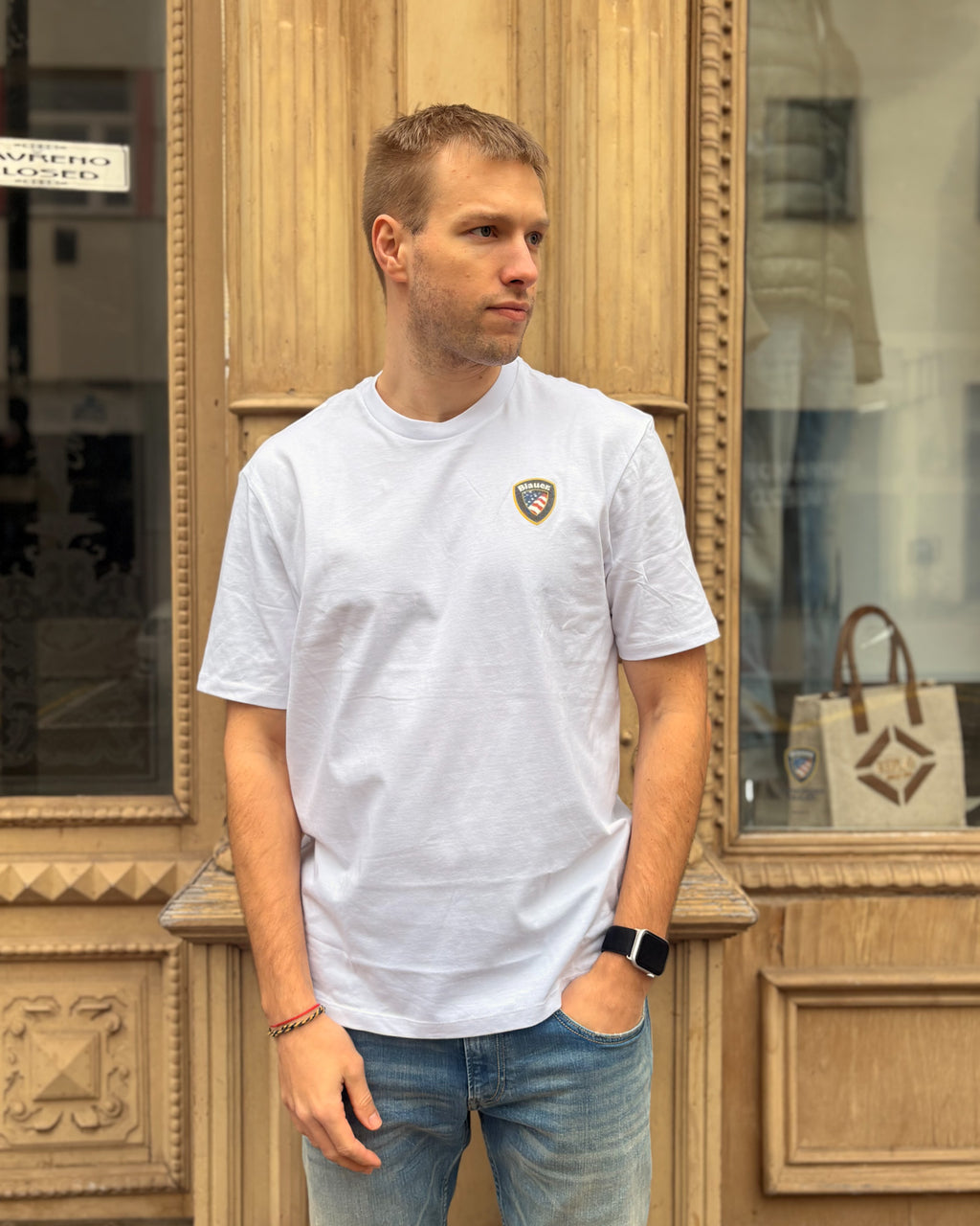 PÁNSKÉ TRIČKO BLAUER S ERBEM NA HRUDI 