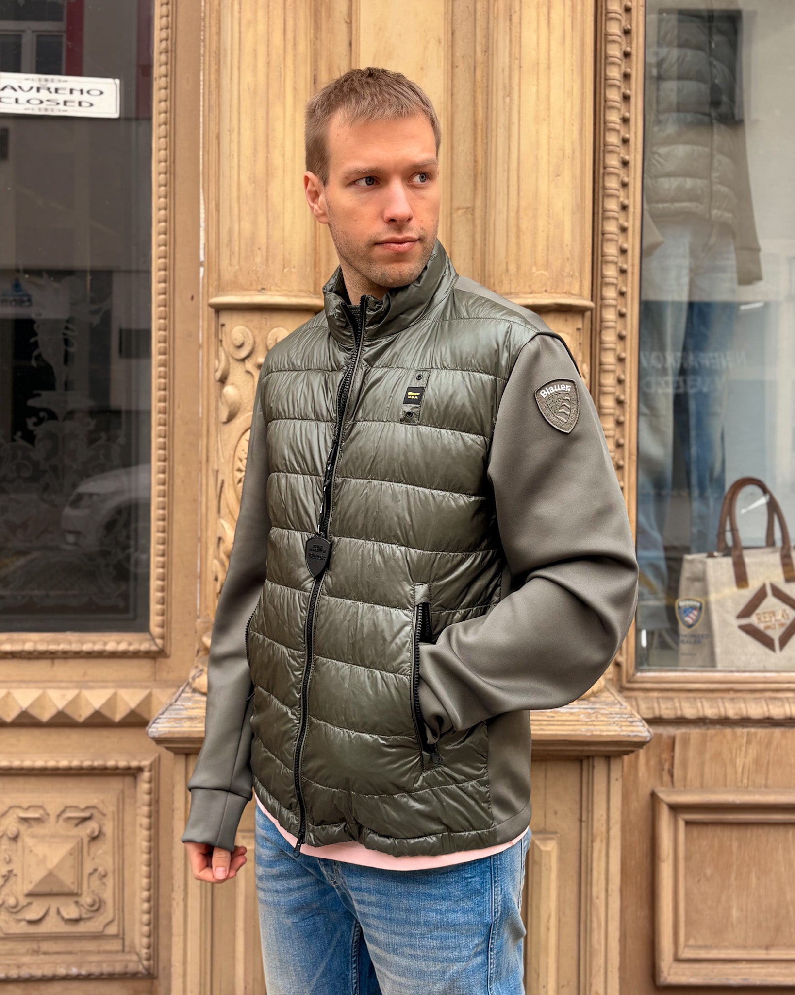 PÁNSKA BLAUER BOMBER BUNDA S HORIZONTÁLNYM ŠITÍM HEBRON 