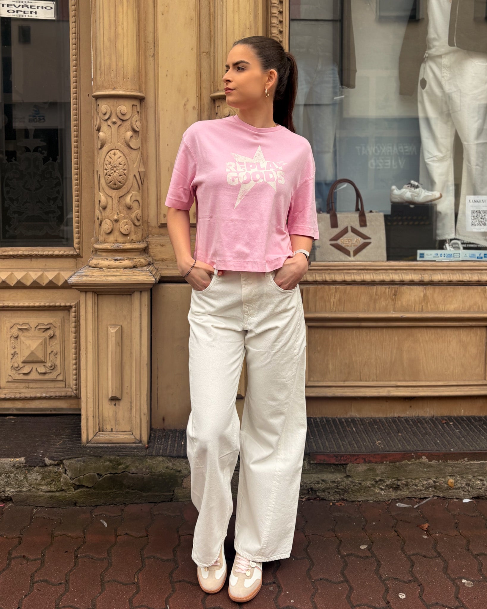 DAMSKÉ TRIČKO REPLAY S POTISKEM “REPLAY GOODS” 