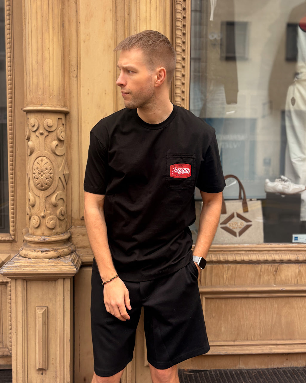HERREN-T-SHIRT REPLAY MIT BRUSTTASCHE