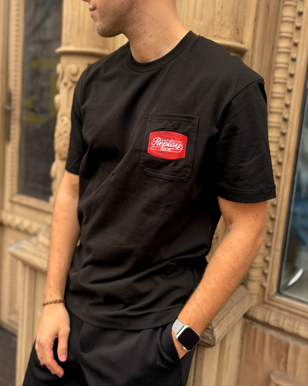 PÁNSKÉ TRIČKO REPLAY S NÁPRSNÍ KAPSOU - M3351 .000.2660