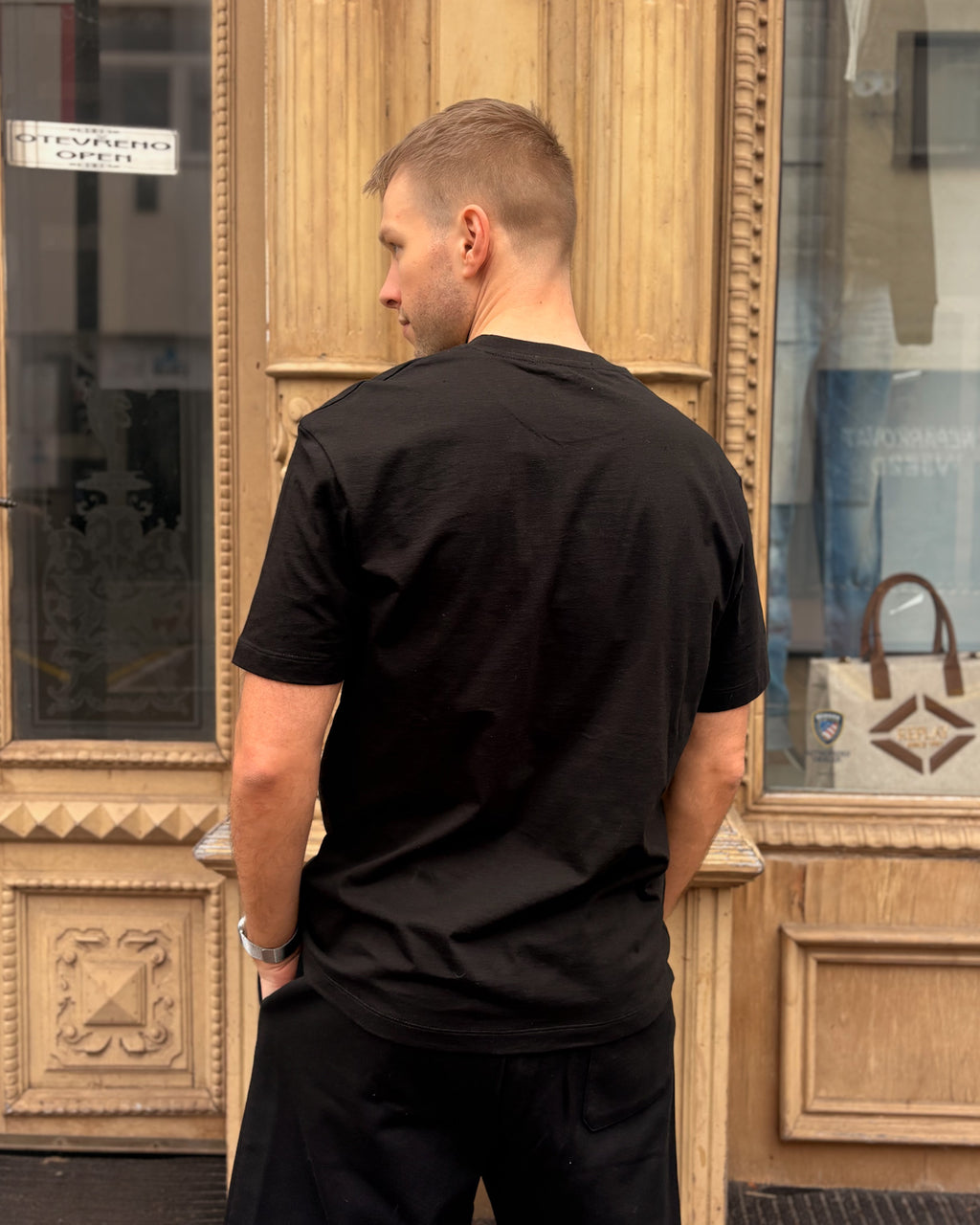 PÁNSKÉ TRIČKO REPLAY S NÁPRSNÍ KAPSOU - M3351 .000.2660