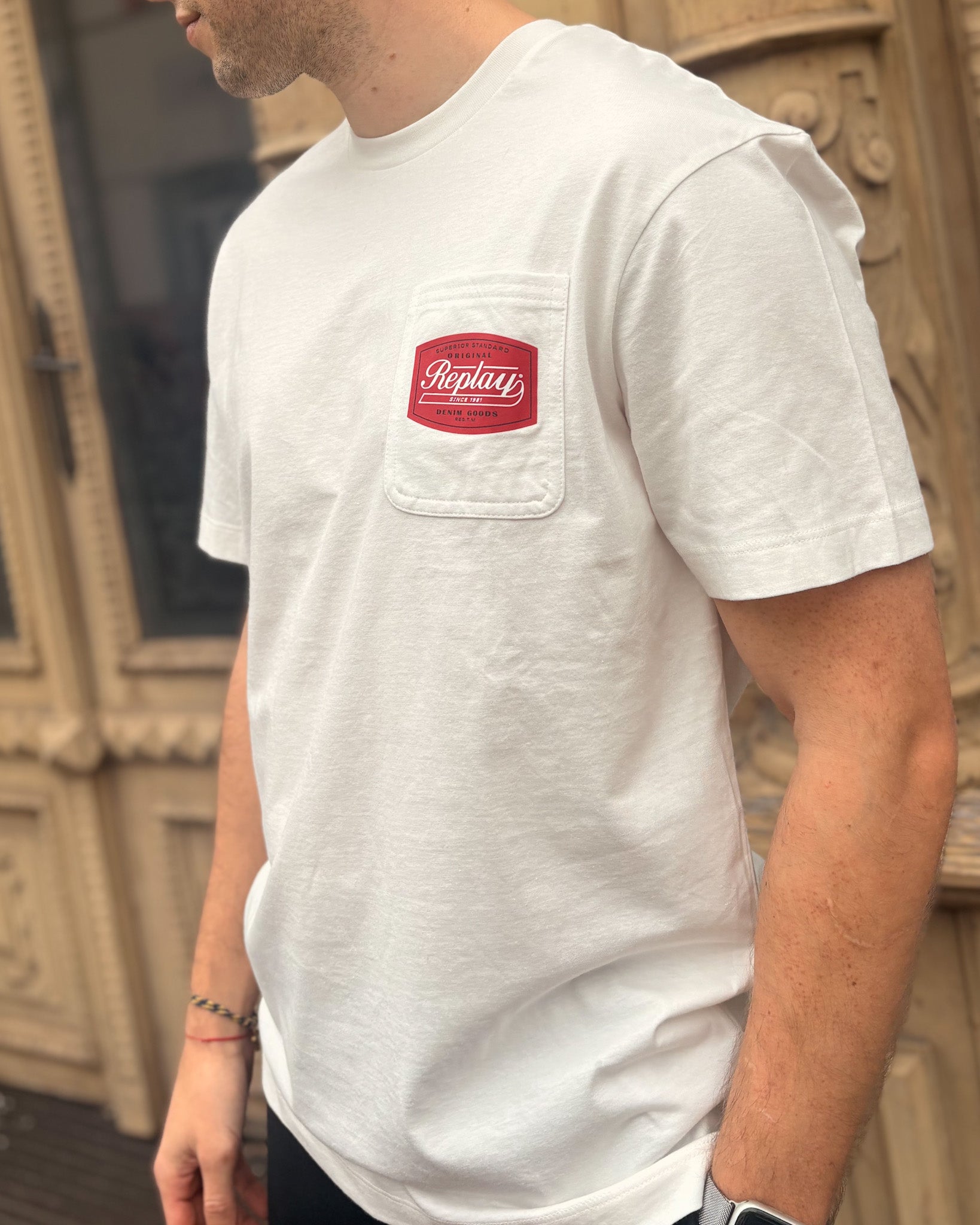 PÁNSKÉ TRIČKO REPLAY S NÁPRSNÍ KAPSOU - M3351 .000.2660