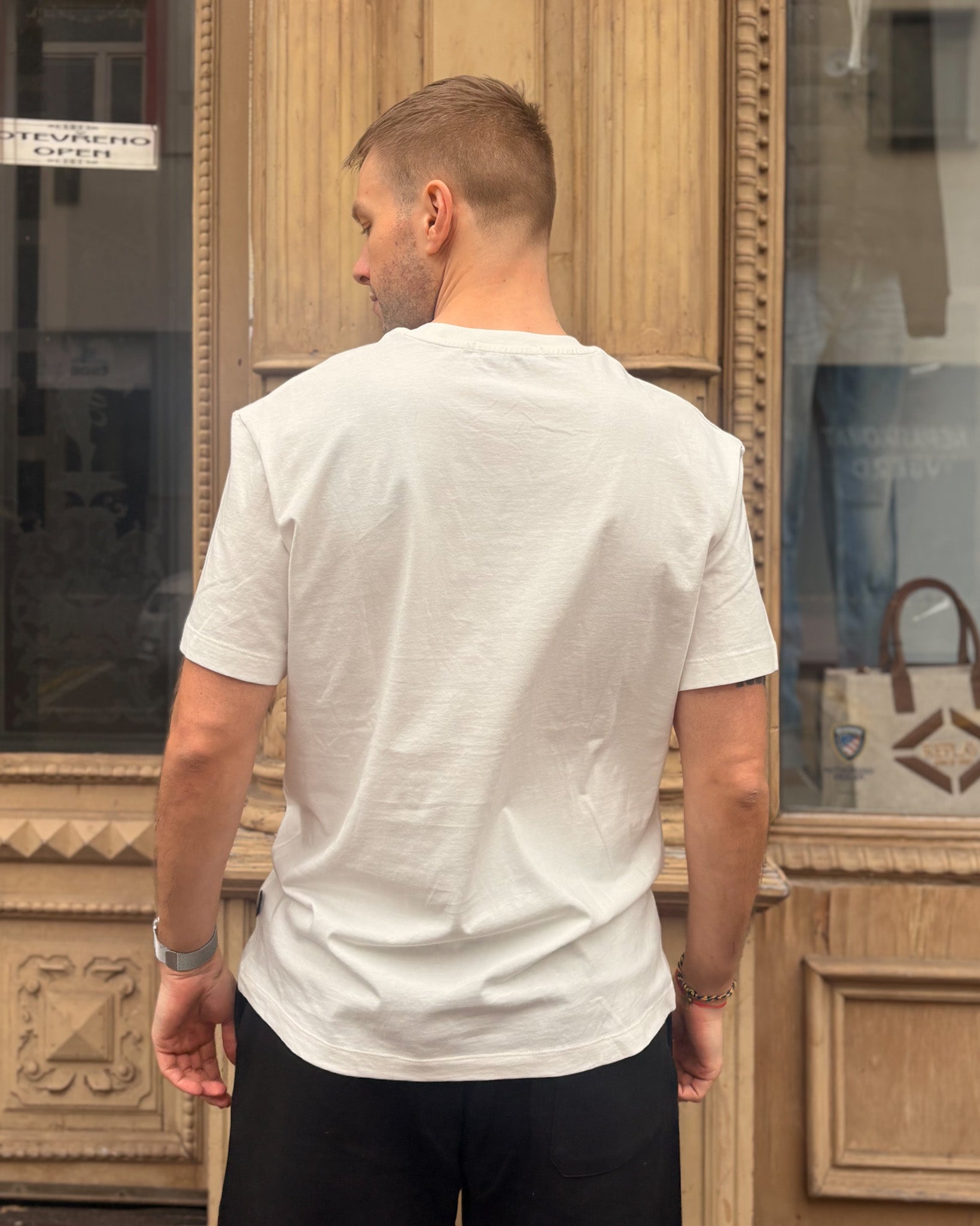 PÁNSKÉ TRIČKO REPLAY S NÁPRSNÍ KAPSOU - M3351 .000.2660