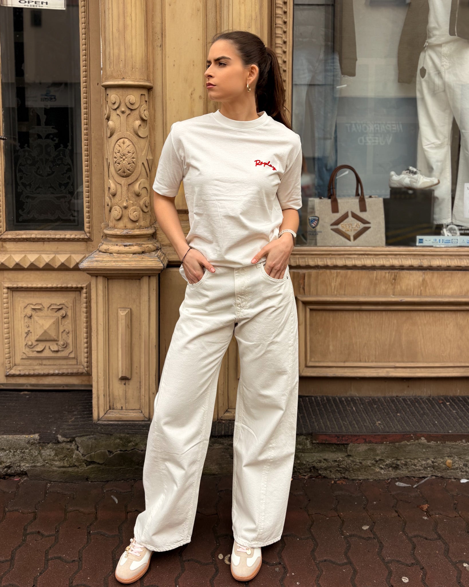 DÁMSKÉ TRIČKO REPLAY S VYŠITÝM POTISKEM 