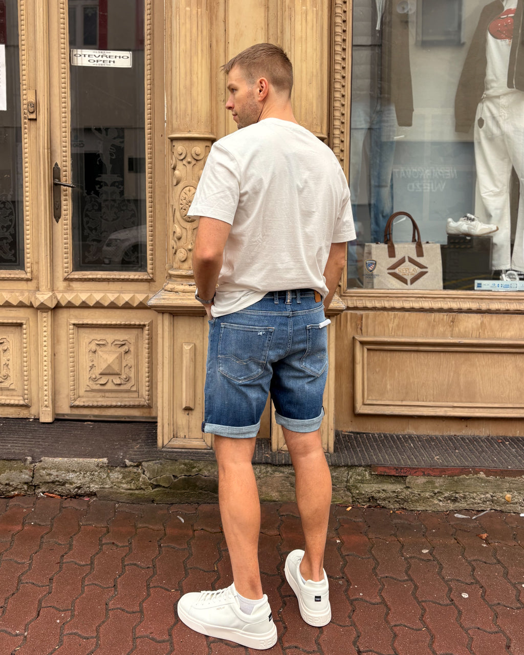 PÁNSKÉ ŠORTKY REPLAY RBJ.981 TAPERED-FIT - MA981Q.000.141 102