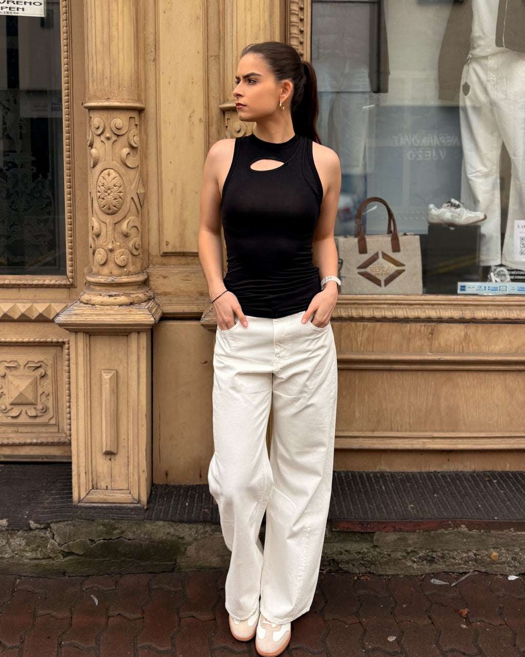 DAMSKÉ TÍLKO REPLAY S PRŮSTŘIHY SLIM-FIT STŘIHU