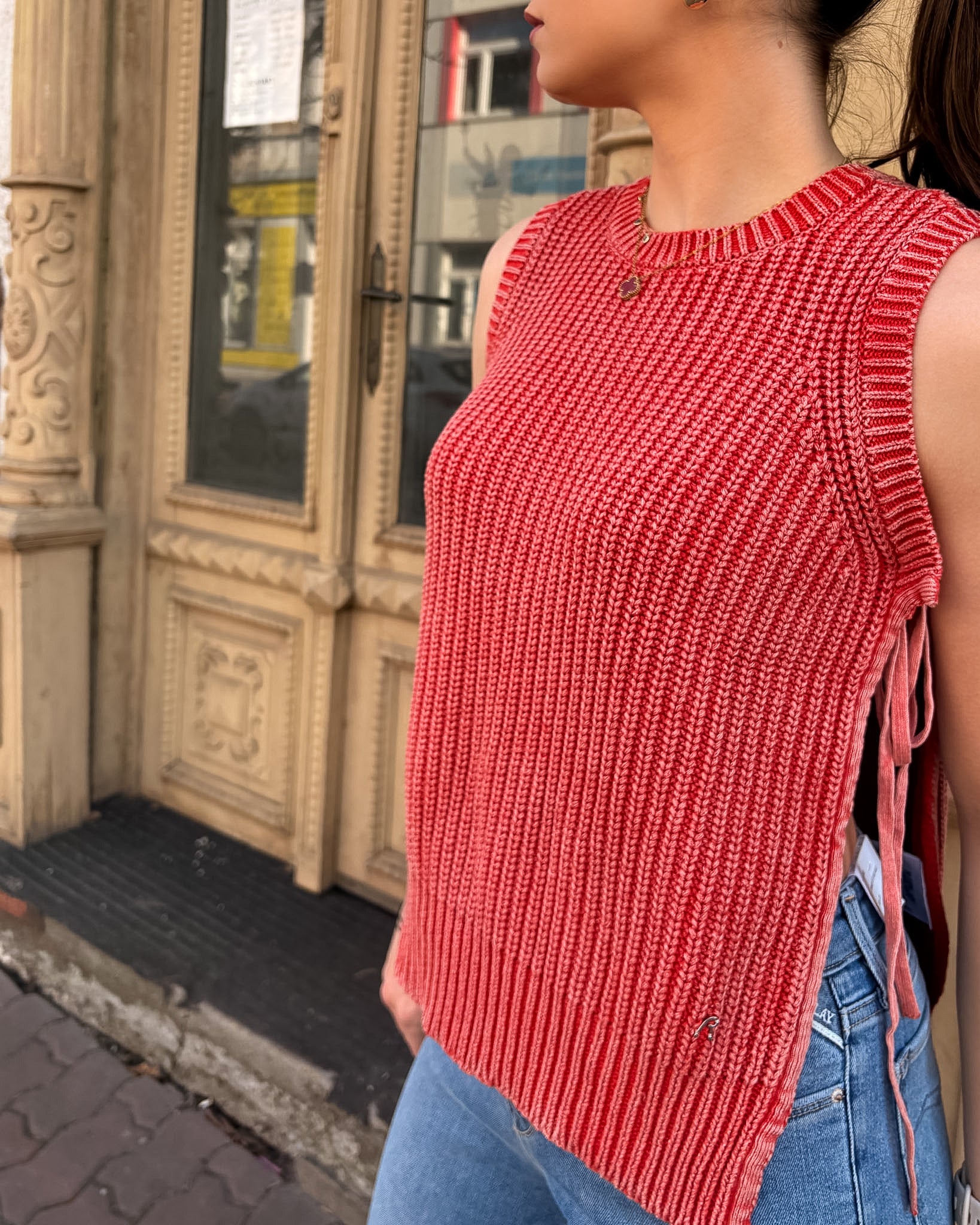 DÁMSKÝ PLETENÝ TOP REPLAY SE ZAVAZOVÁNÍM NA BOCÍCH 