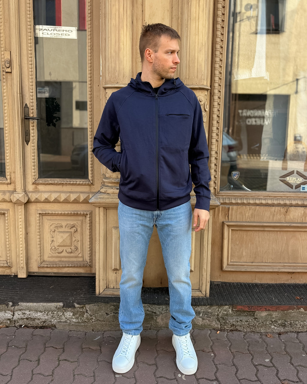 PÁNSKÁ MIKINA BLAUER Z TEHCNICKÉ TKANINY S KAPUCÍ 