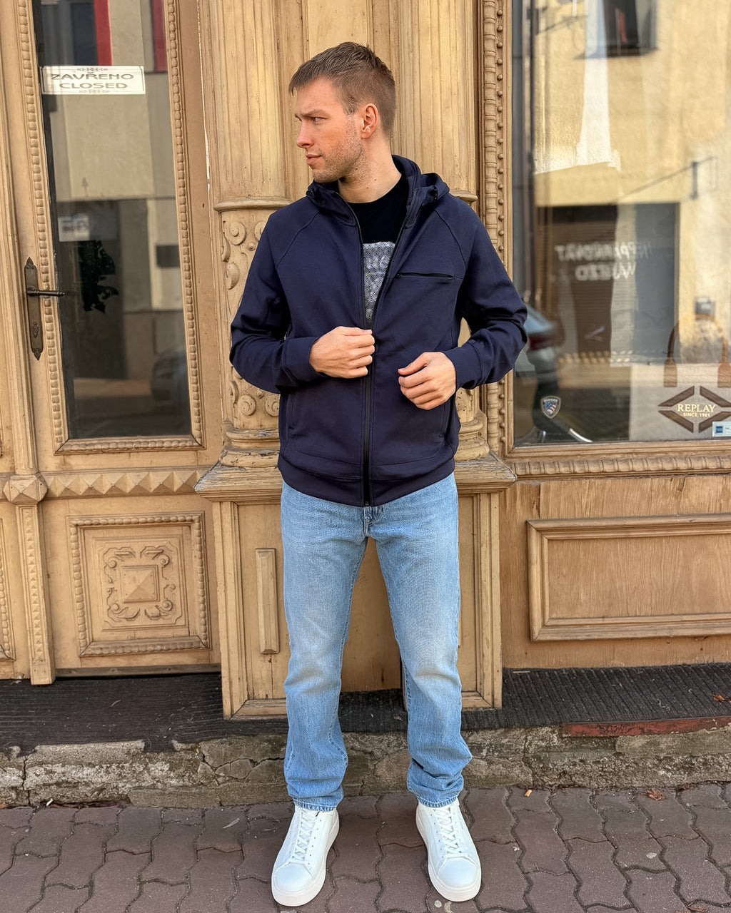 PÁNSKÁ MIKINA BLAUER Z TEHCNICKÉ TKANINY S KAPUCÍ 