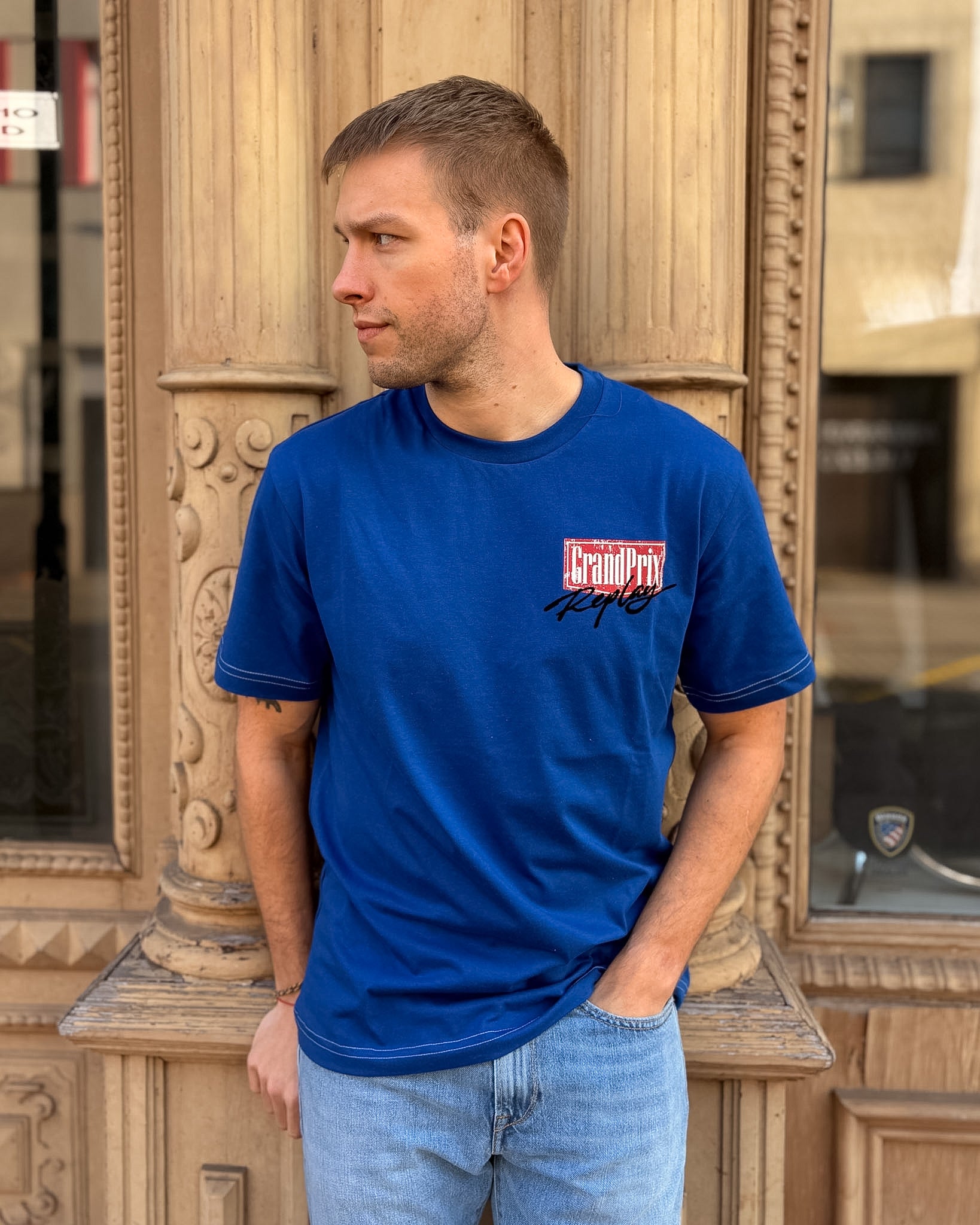 PÁNSKE TRIČKO S POTLAČOU NA HRUDI 