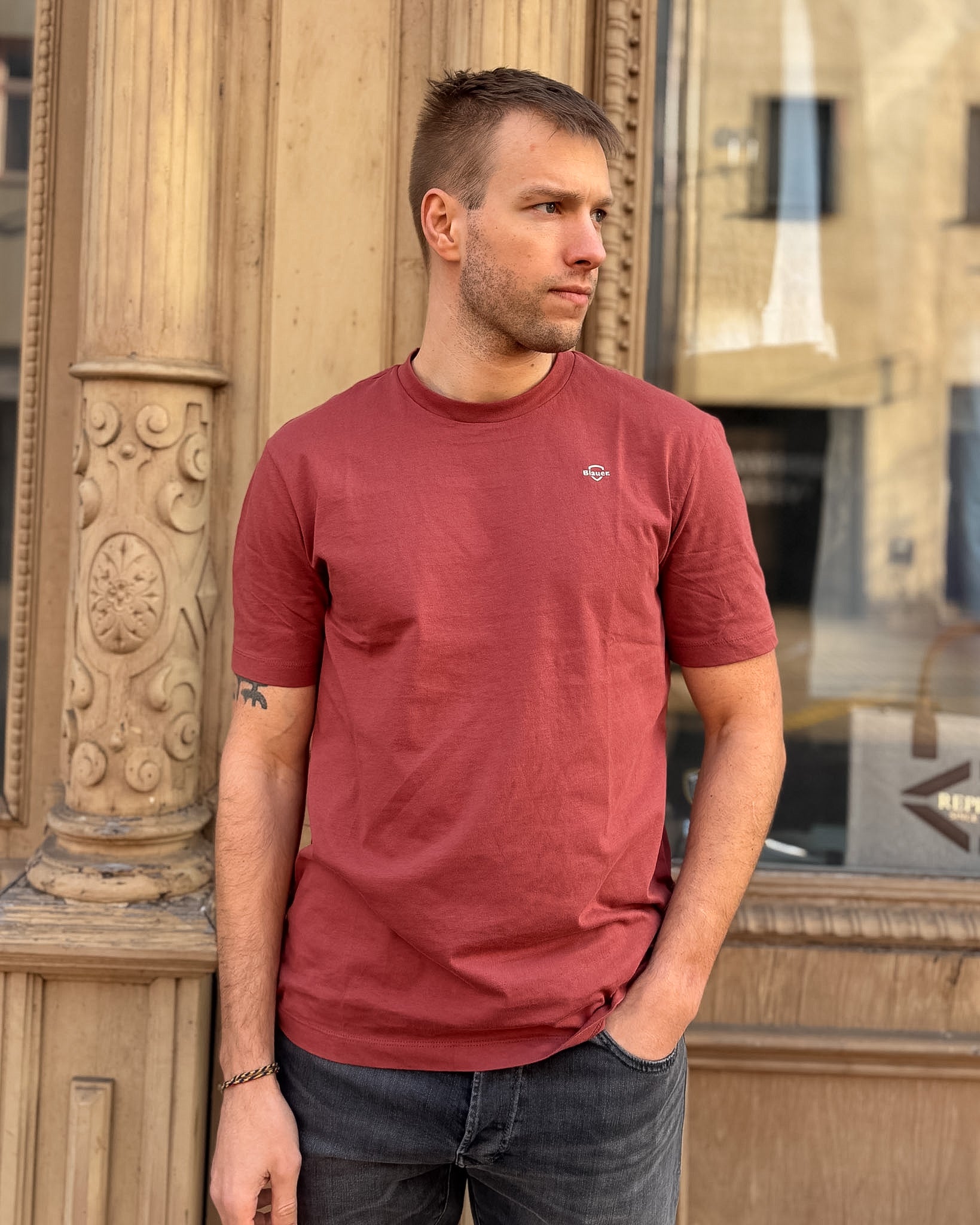 PÁNSKÉ BASIC TRIČKO BLAUER S KULATÝM VÝSTŘIHEM