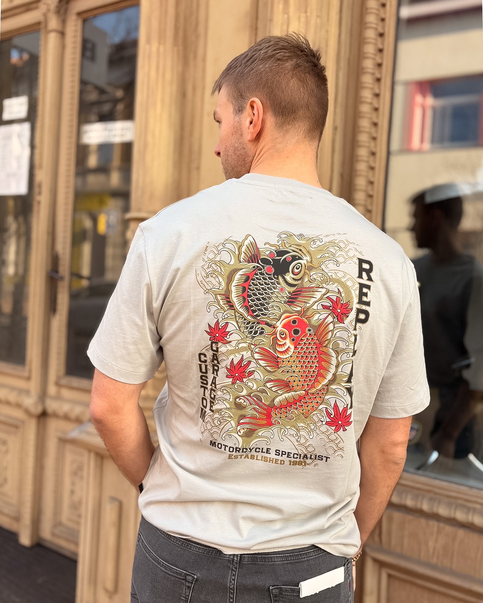 PÁNSKE TRIČKO REPLAY S POTLAČOU INŠPIROVANOU JAPONSKOM 