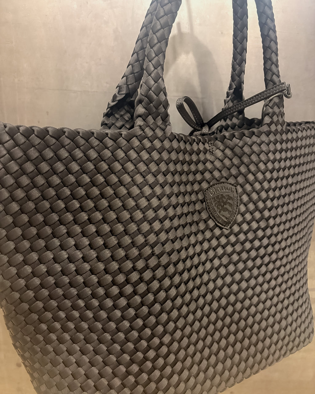 BLAUER NEOPRÉN TASKA, TOTE BAG TÍPUSÚ