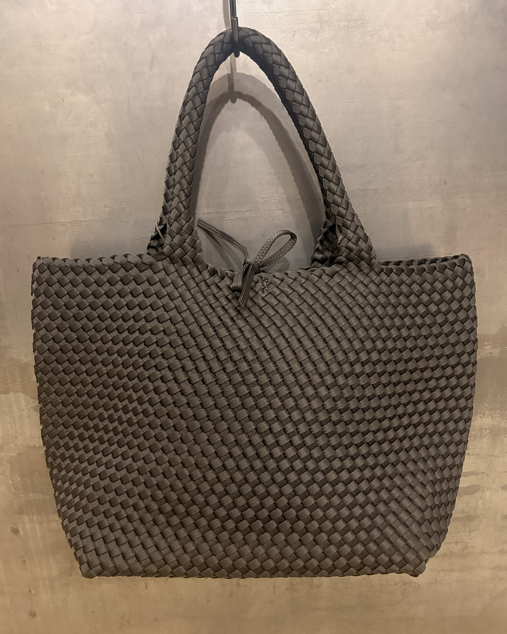 BLAUER NEOPRÉN TASKA, TOTE BAG TÍPUSÚ