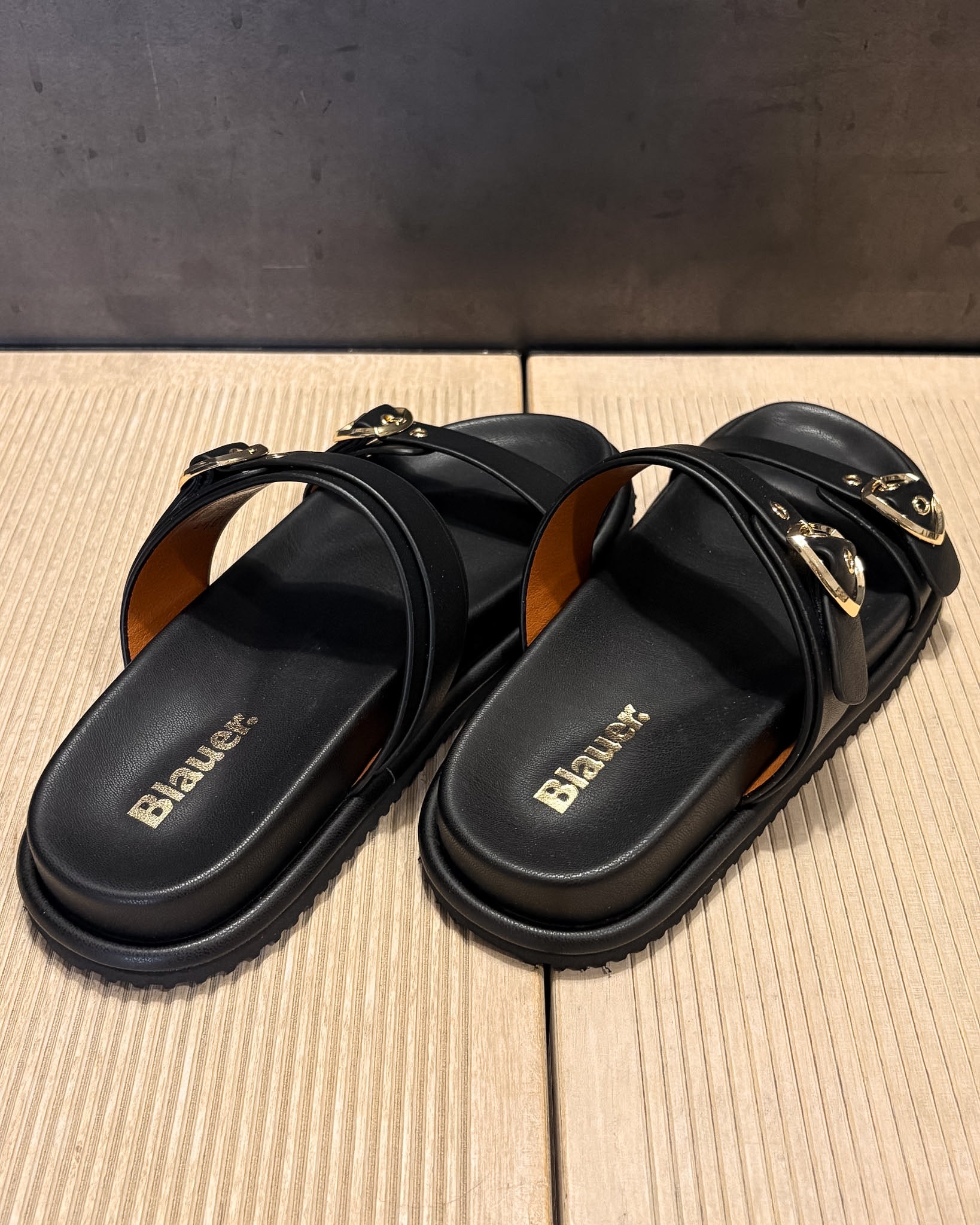 DÁMSKÉ PÁSKOVÉ PANTOFLE BLAUER 