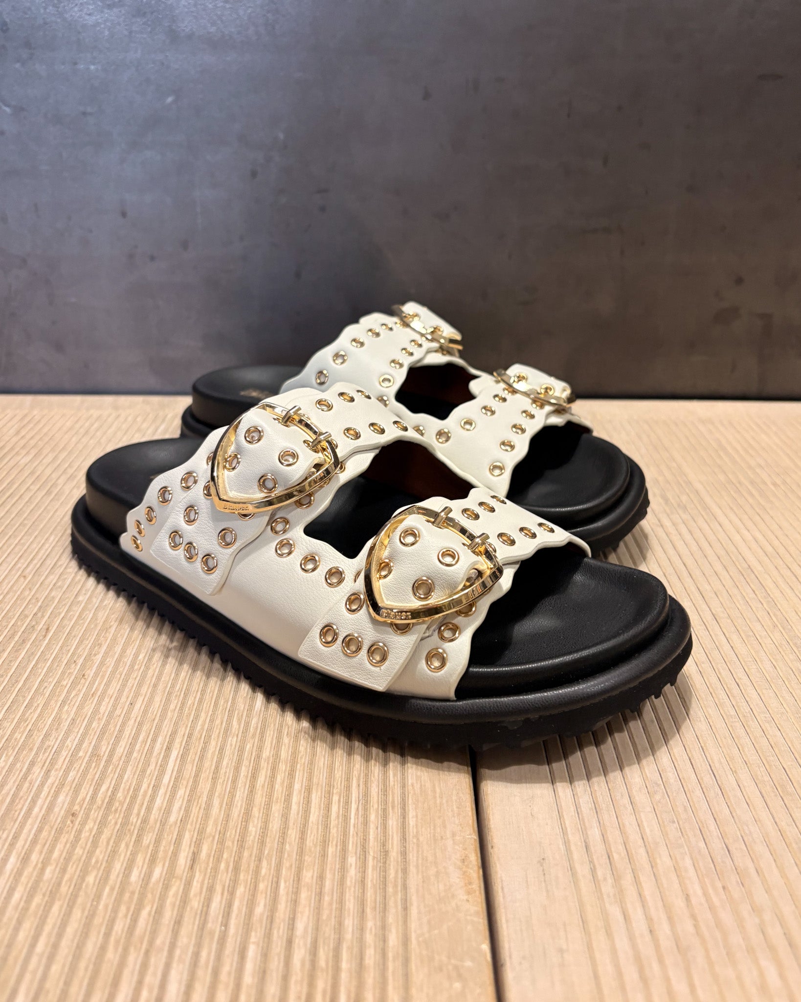 DÁMSKÉ PANTOFLE BLAUER S CVOKY 