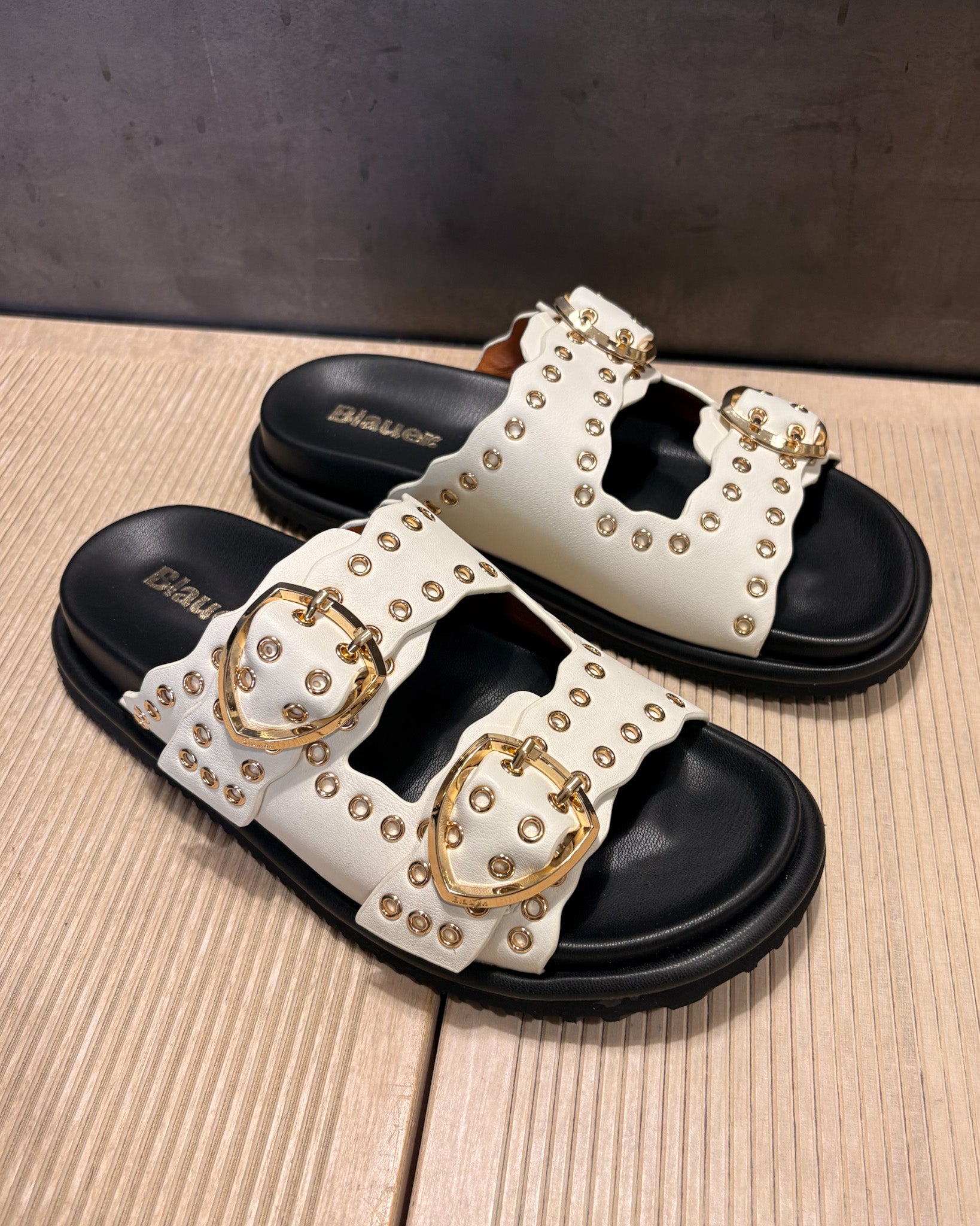 DÁMSKÉ PANTOFLE BLAUER S CVOKY 