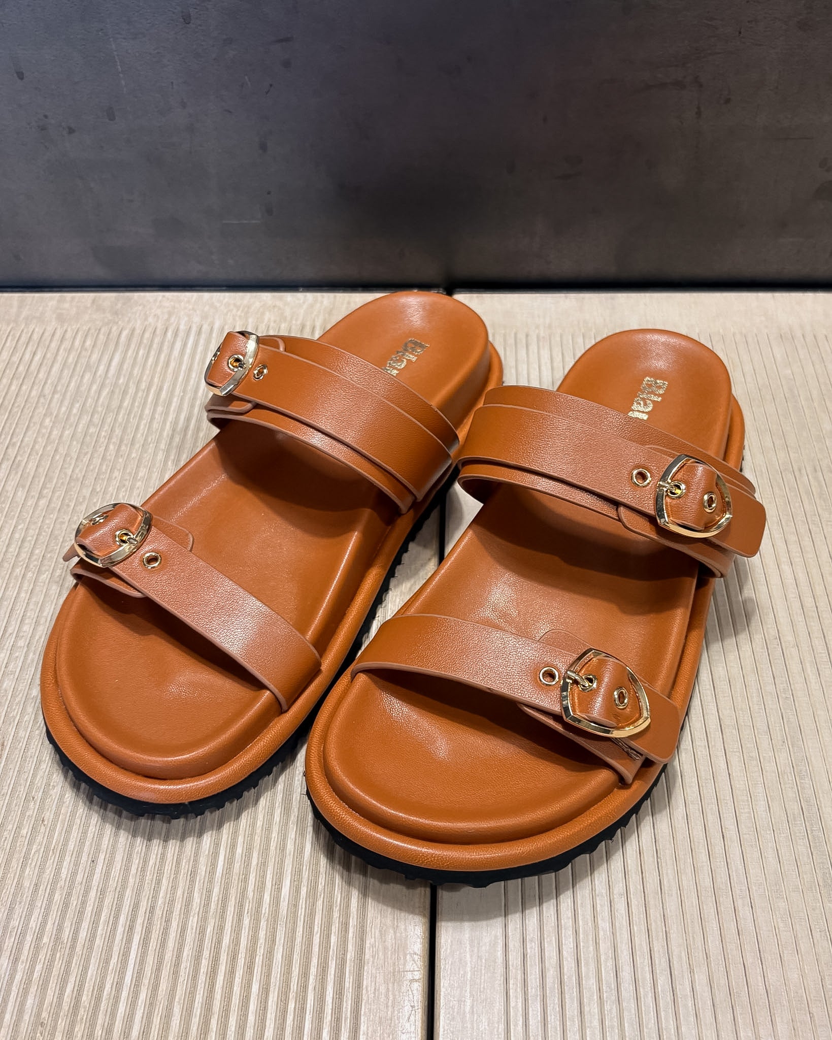 DÁMSKÉ PÁSKOVÉ PANTOFLE BLAUER 