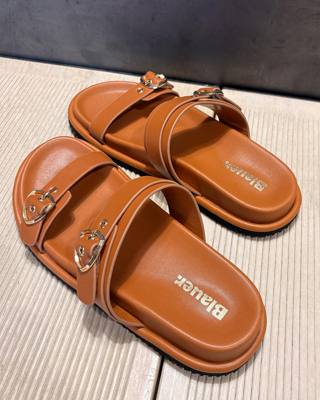 DÁMSKÉ PÁSKOVÉ PANTOFLE BLAUER 