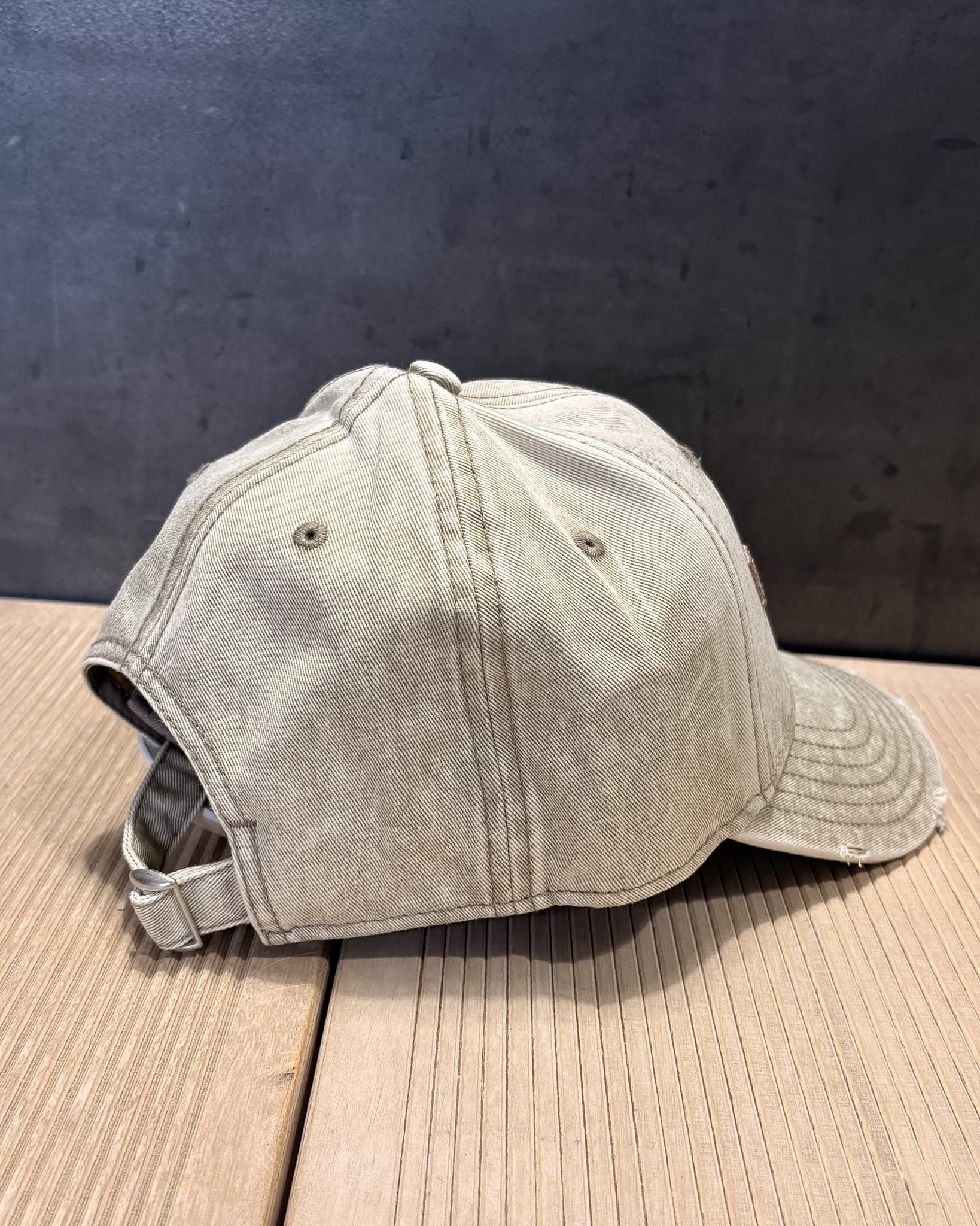 BEJZBALOVÁ ČIAPKA REPLAY S RETRO DETAILMI 