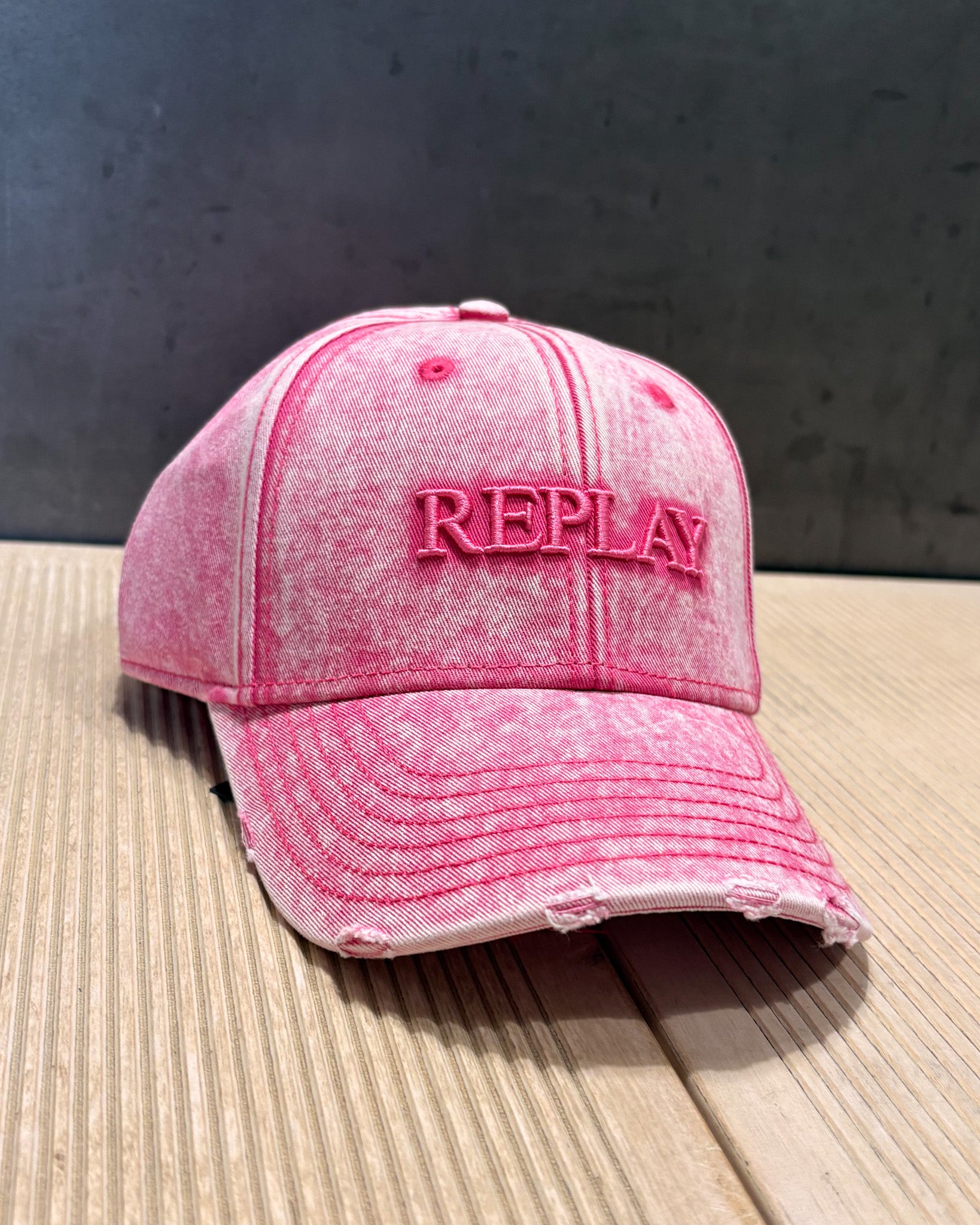 BEJZBALOVÁ ČIAPKA REPLAY S RETRO DETAILMI 