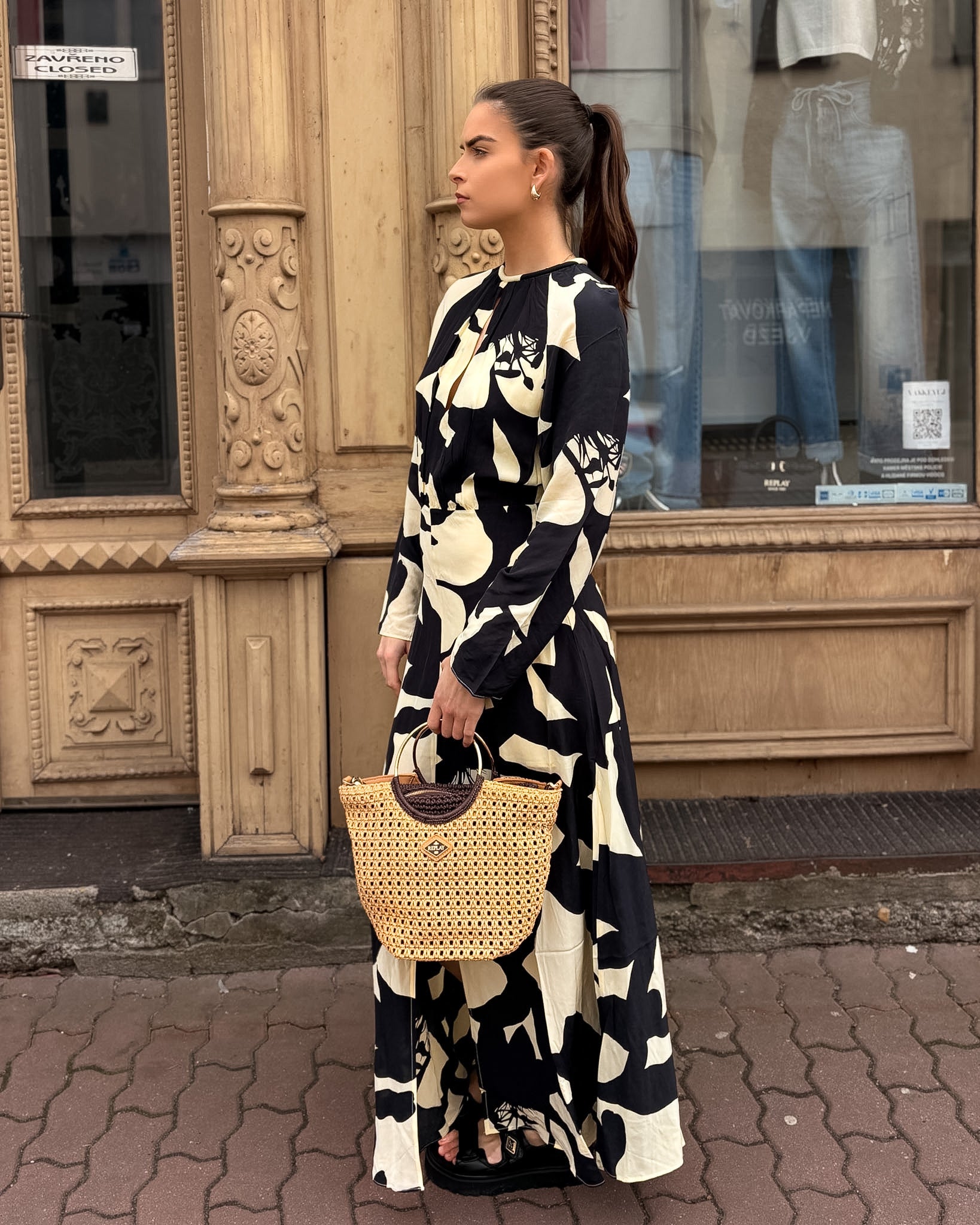 DLOUHÉ ŠATY REPLAY S DVOUBAREVNÝM KVĚTINOVÝM POTISKEM - W9227 .000.75108