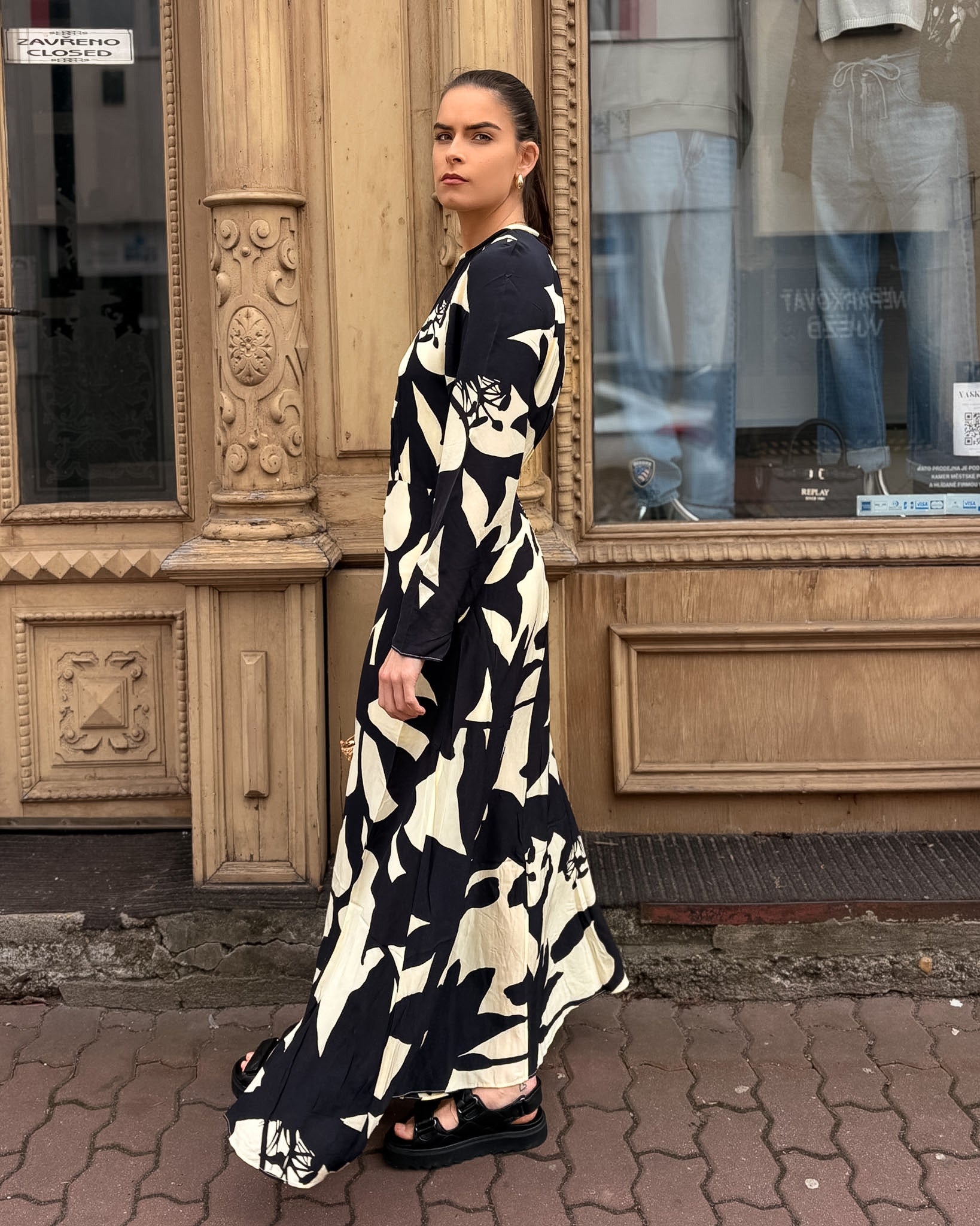 DLOUHÉ ŠATY REPLAY S DVOUBAREVNÝM KVĚTINOVÝM POTISKEM - W9227 .000.75108