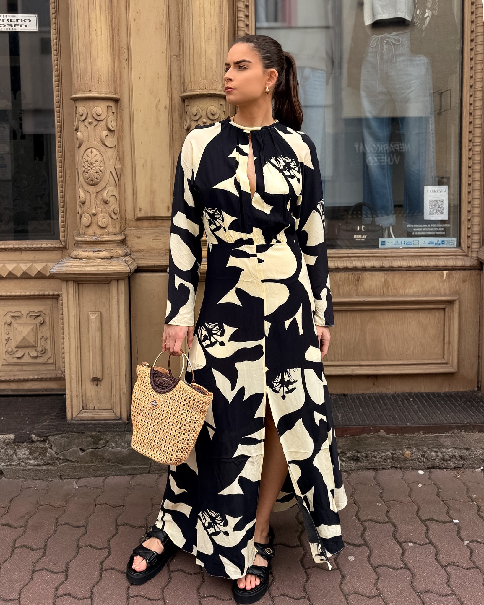 DLOUHÉ ŠATY REPLAY S DVOUBAREVNÝM KVĚTINOVÝM POTISKEM - W9227 .000.75108