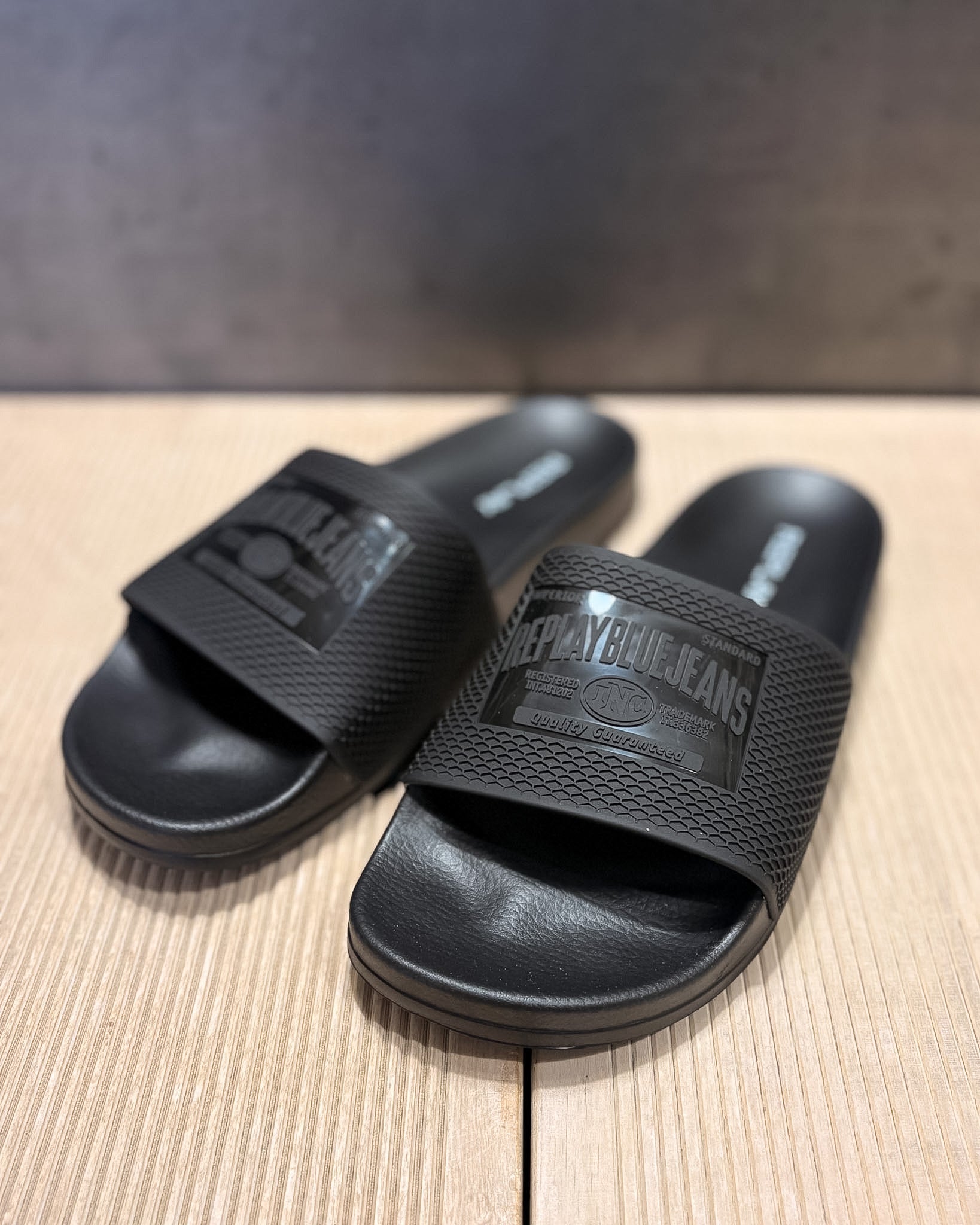 PANSKÉ PANTOFLE REPLAY S LOGEM 