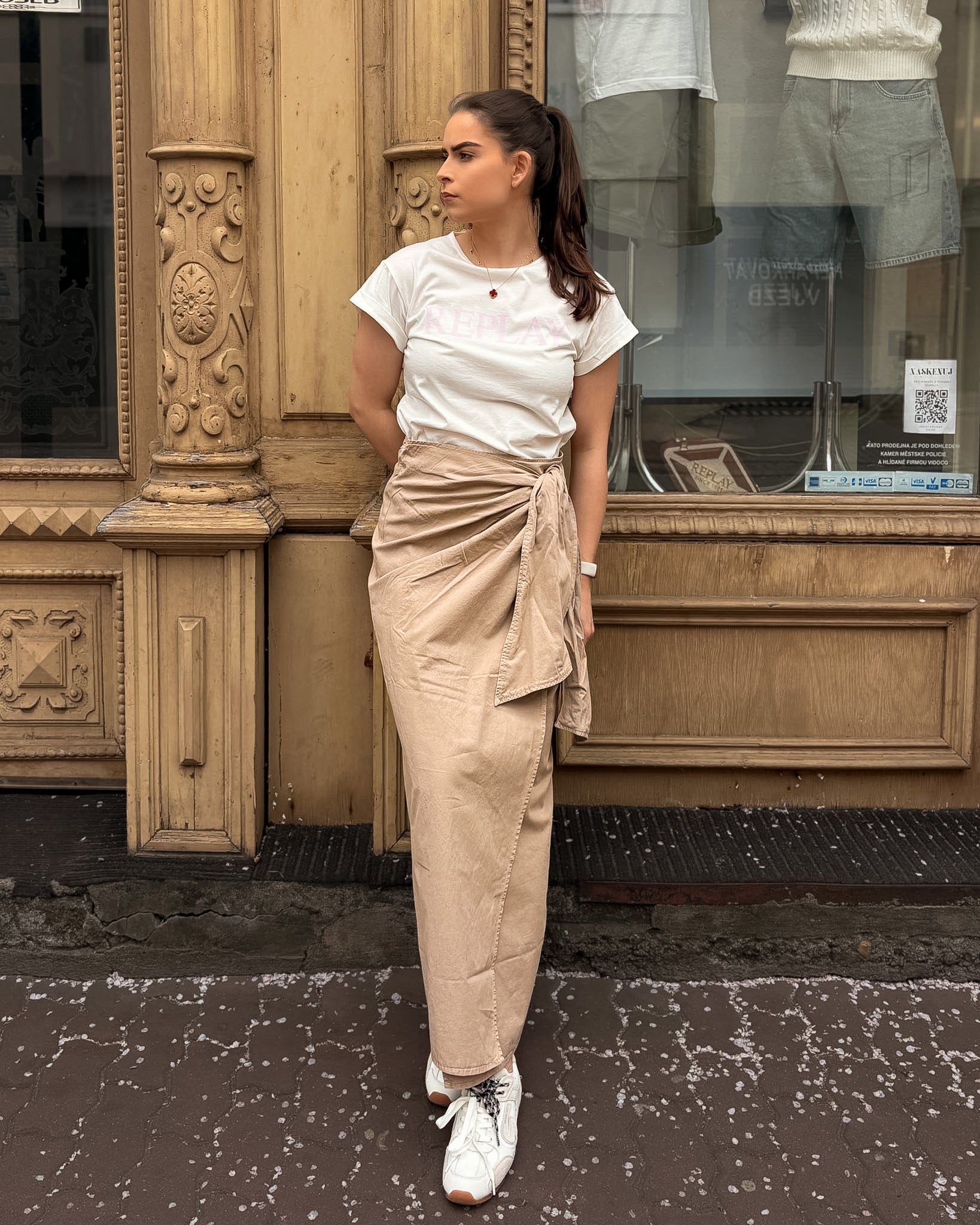 DLOUHÁ SUKNĚ REPLAY Z KEPRU S DRAPÉRIÍ 