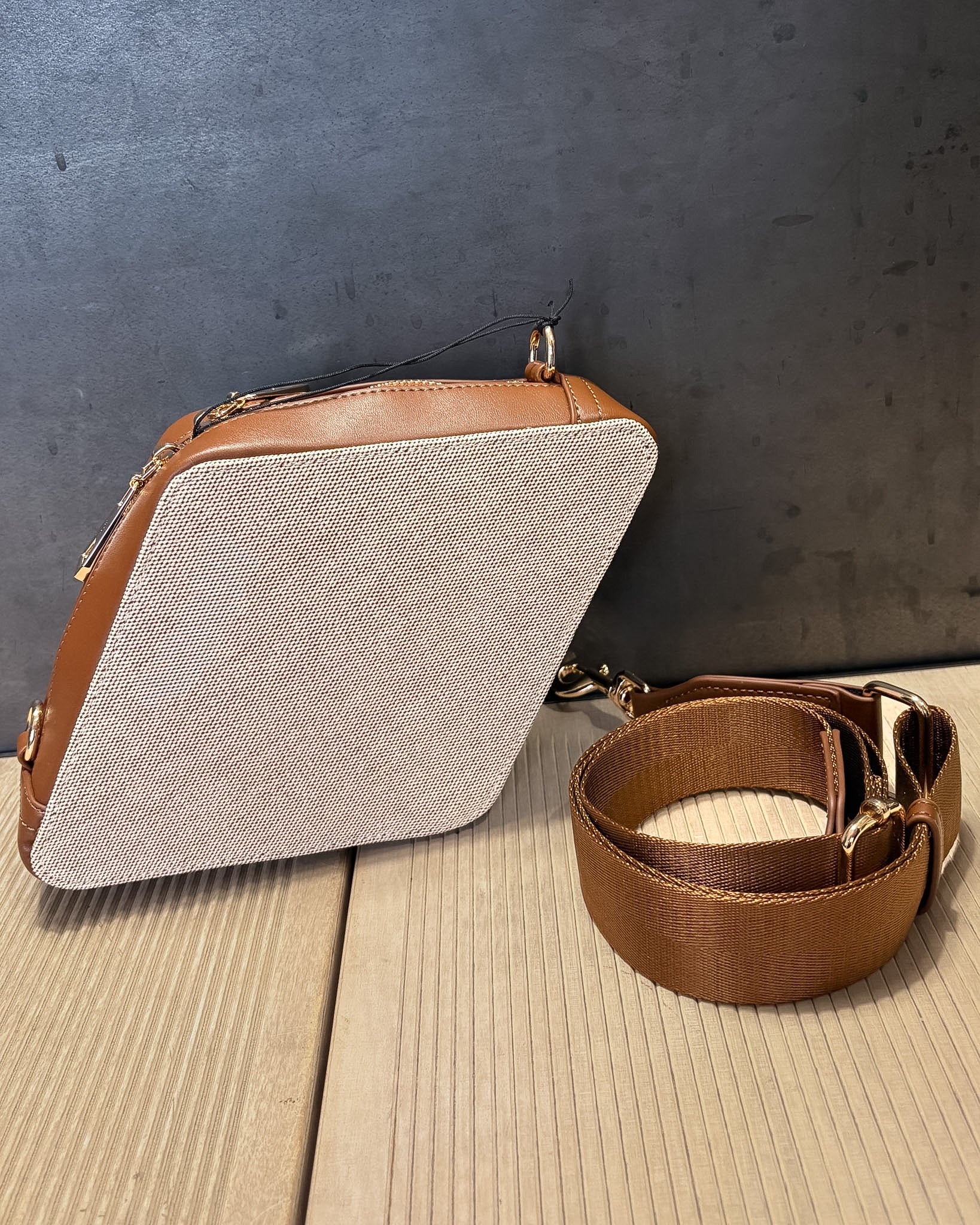 KABELKA REPLAY CROSSBODY DIAMOND S LOGEM
