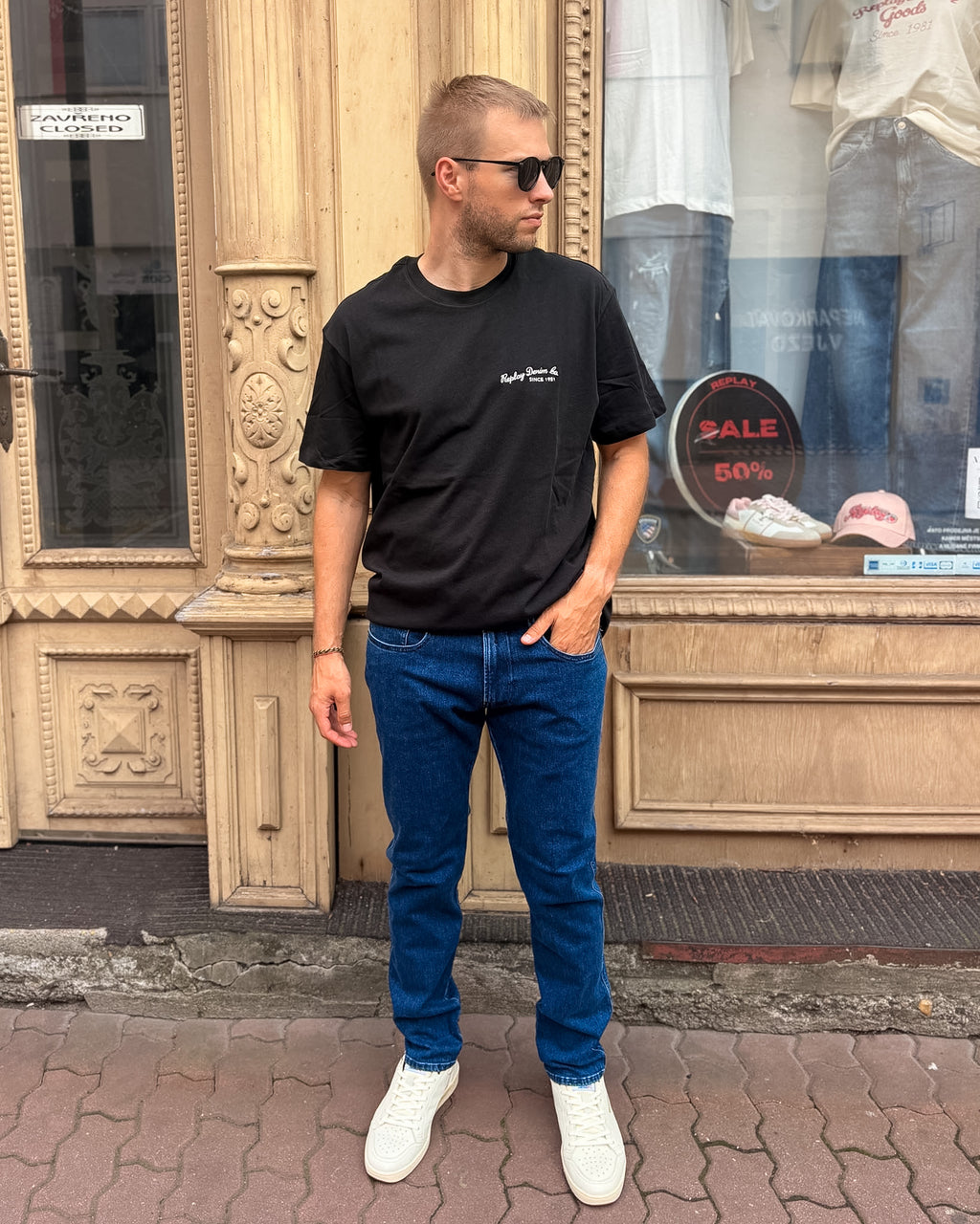 HERREN-JEANS REPLAY ANBASS SLIM FIT IN DUNKELBLAU - M0914 .000.879 264
